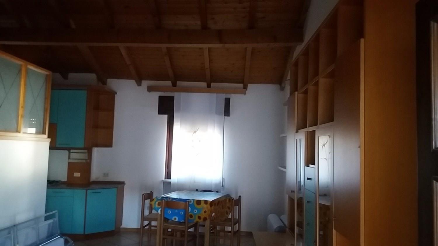 Rif. A102 Magenta MONOLOCALE SOPPALCATO ARREDATO € 450