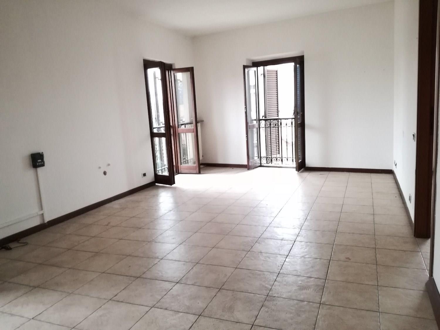 Rif. A3169 Magenta Ad.ze Stazione - Trilocale € 500