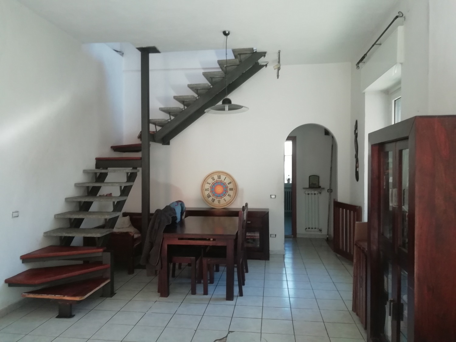 T331 CORBETTA: Casa semindipendente + cortile € 145.000