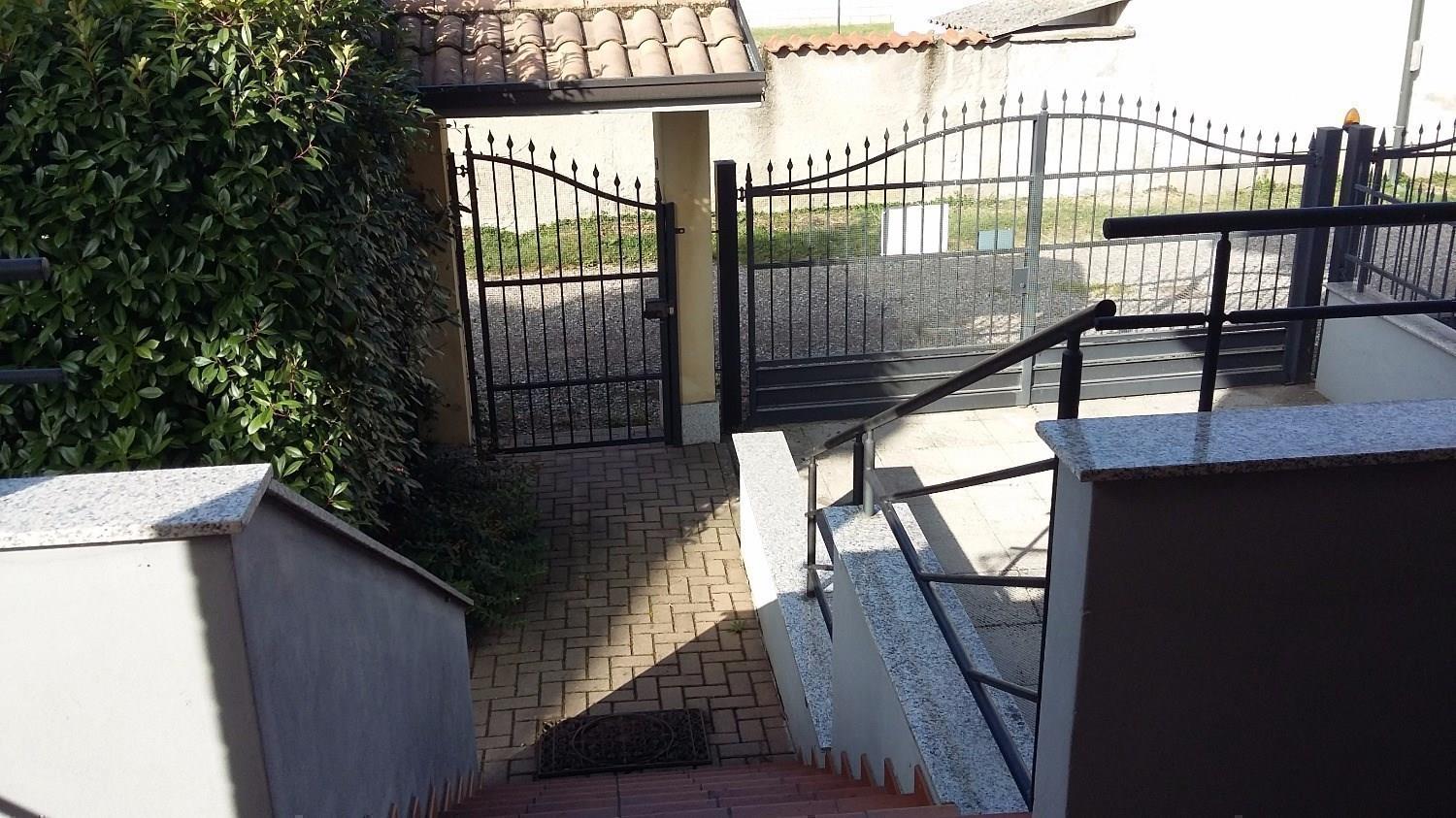 T615 CORBETTA - VILLA BINATA recente - € 270.000