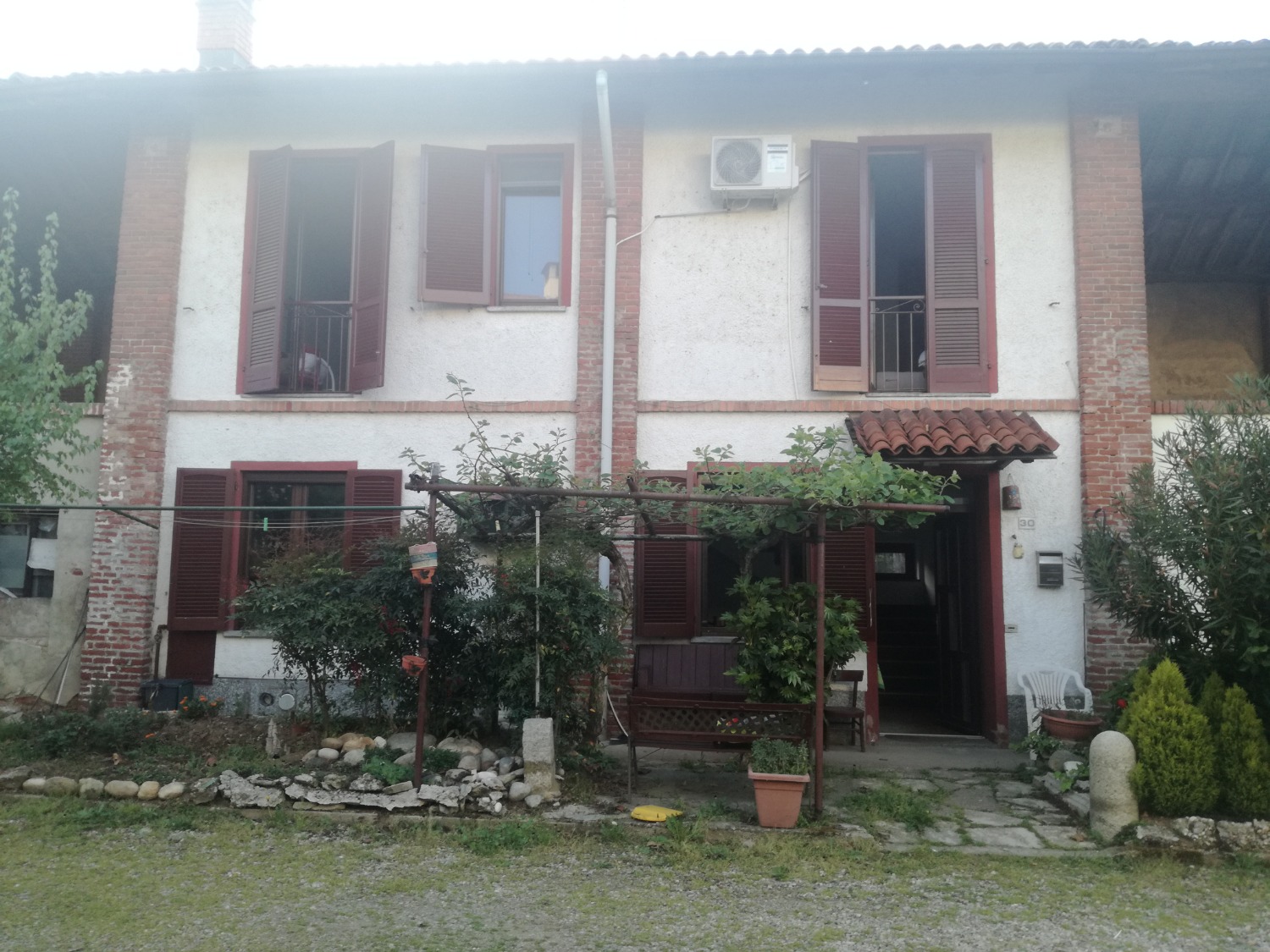 A304 ROBECCO: Casa di Corte Arredata € 600