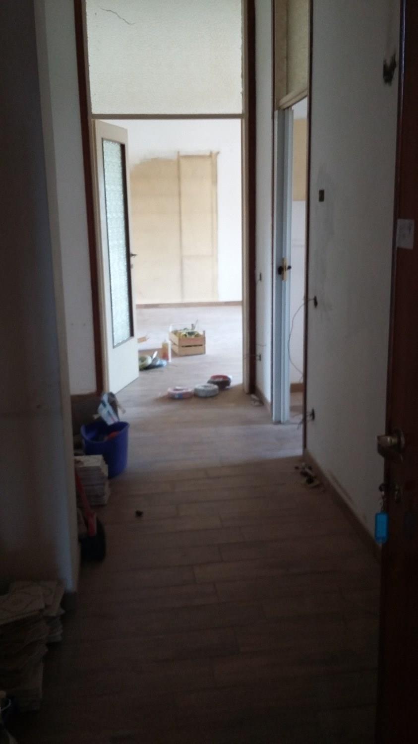 A3163 CASOREZZO: 3 LOCALI ristrutturato € 450