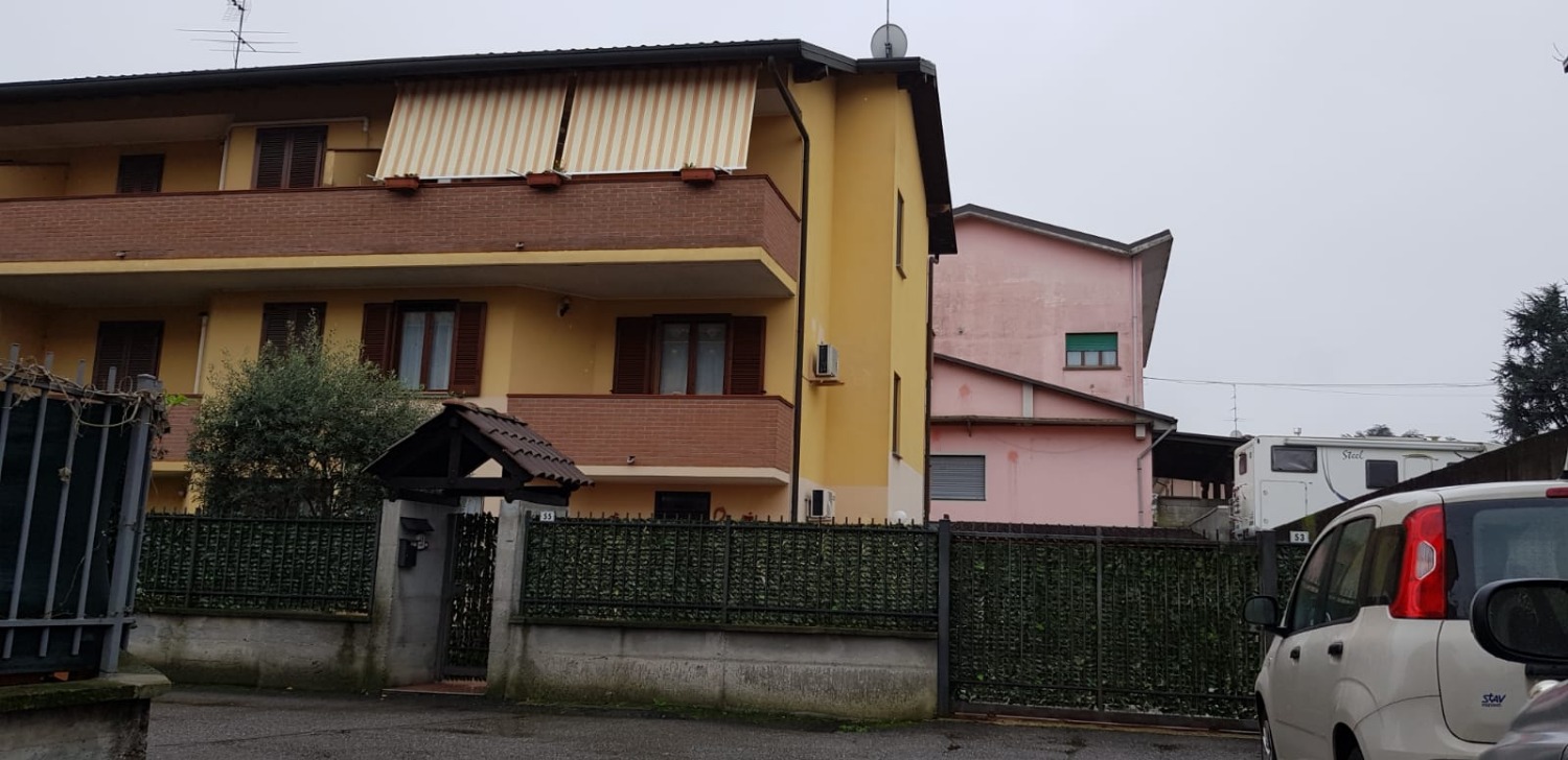 Rif. T621 Cerano: Villa a schiera di testa € 259.000