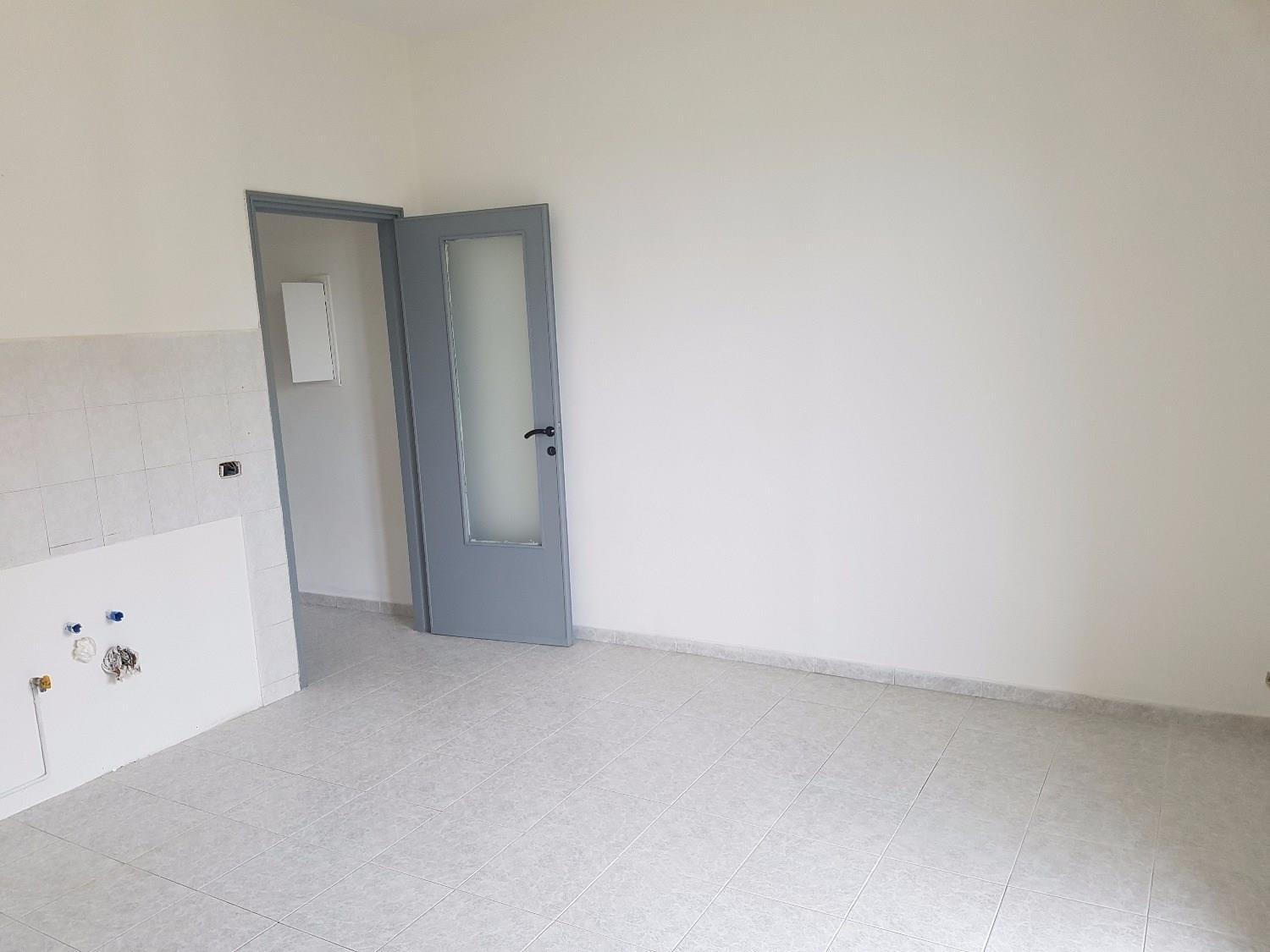 A3134 ROBECCO S/N: TRILOCALE in centro € 450