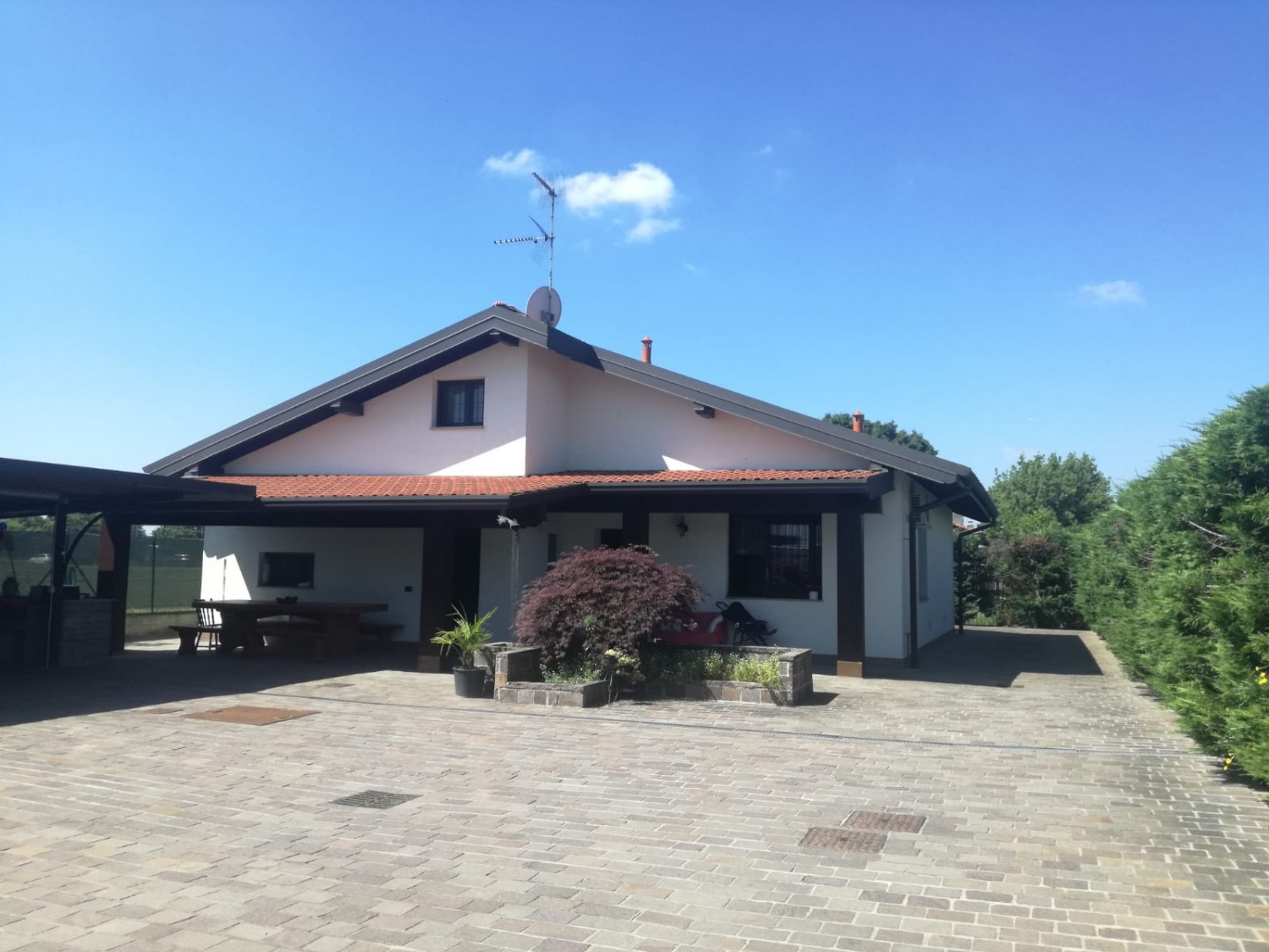 Rif. T499 MAGENTA: Villa indipendente € 370.000