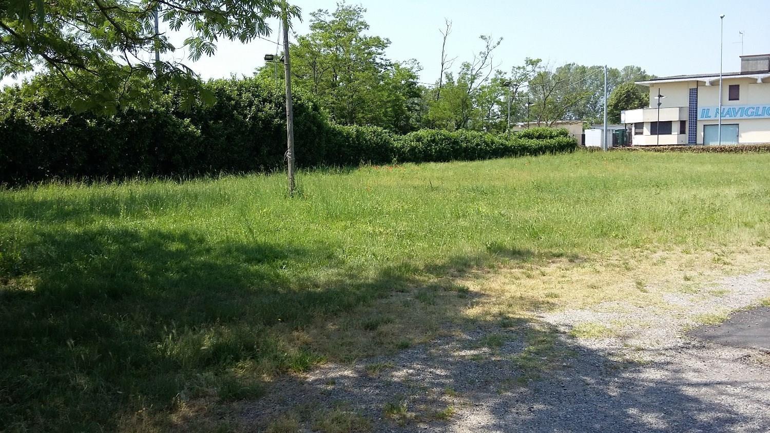 AA602 Robecco S/N: Locale ad uso espositivo + magazzino