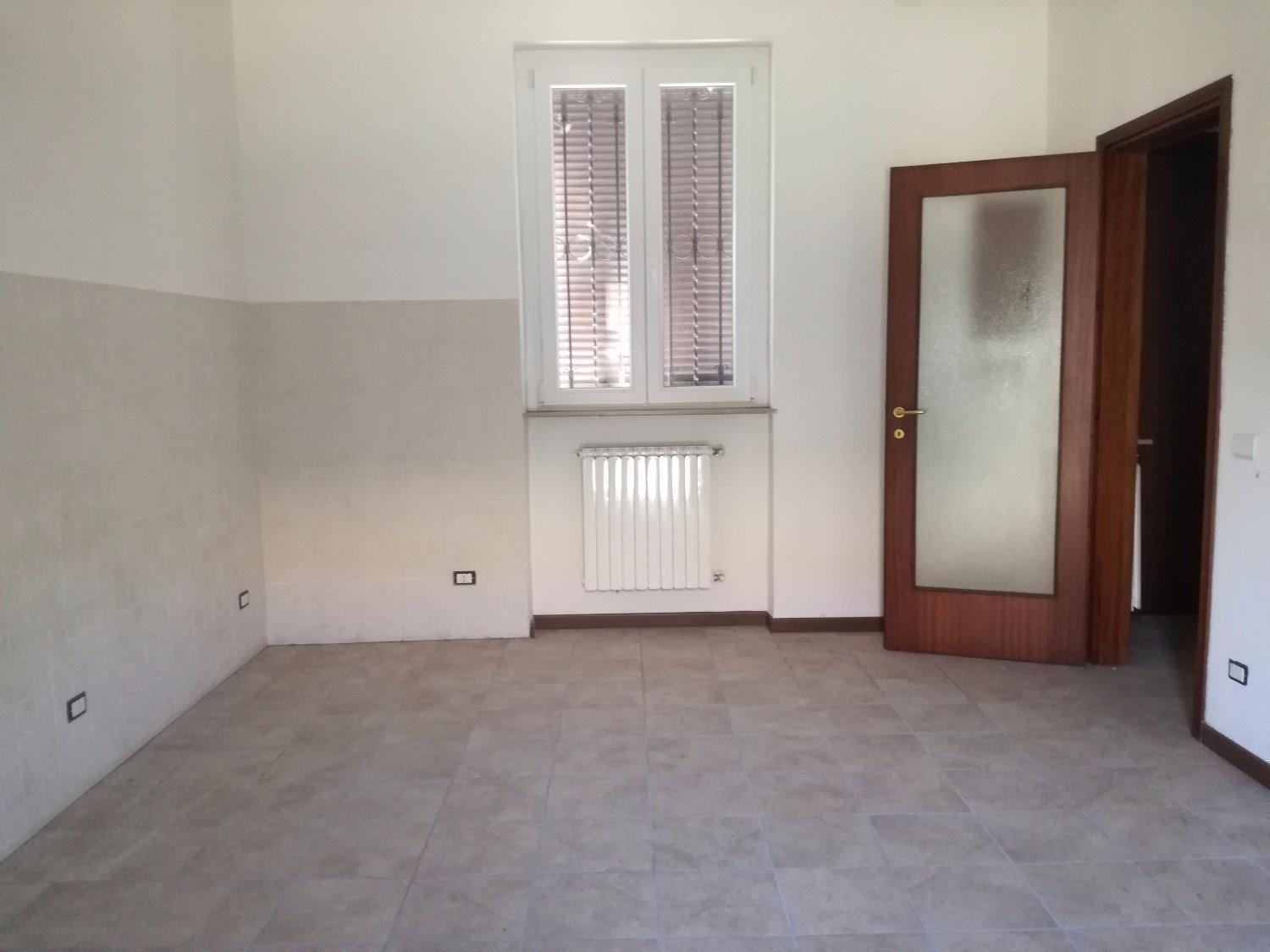 T3259 CORBETTA: Casa semindipendente € 150.000