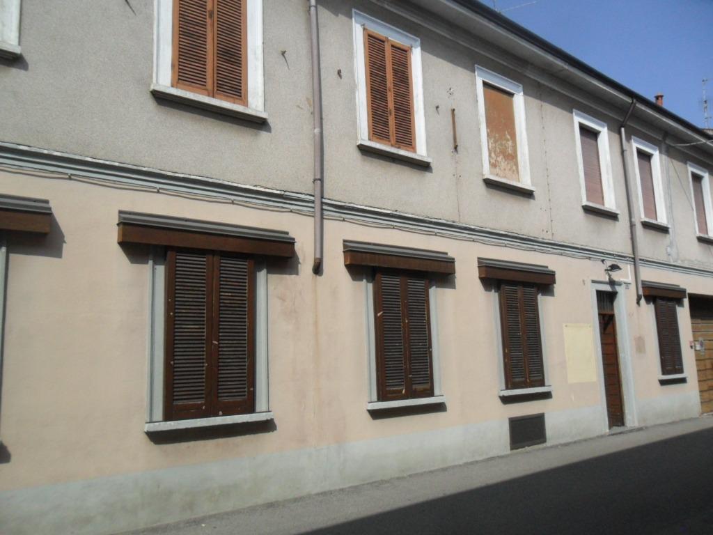 T486 Magenta San Rocco CASA + Locale commerc € 440.000