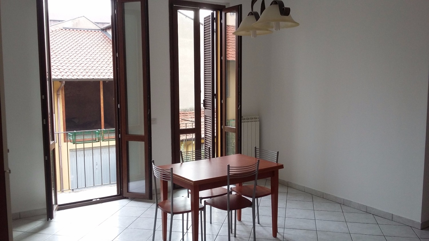 A015 MAGENTA CENTRO MONOLOCALE ARREDATO € 500