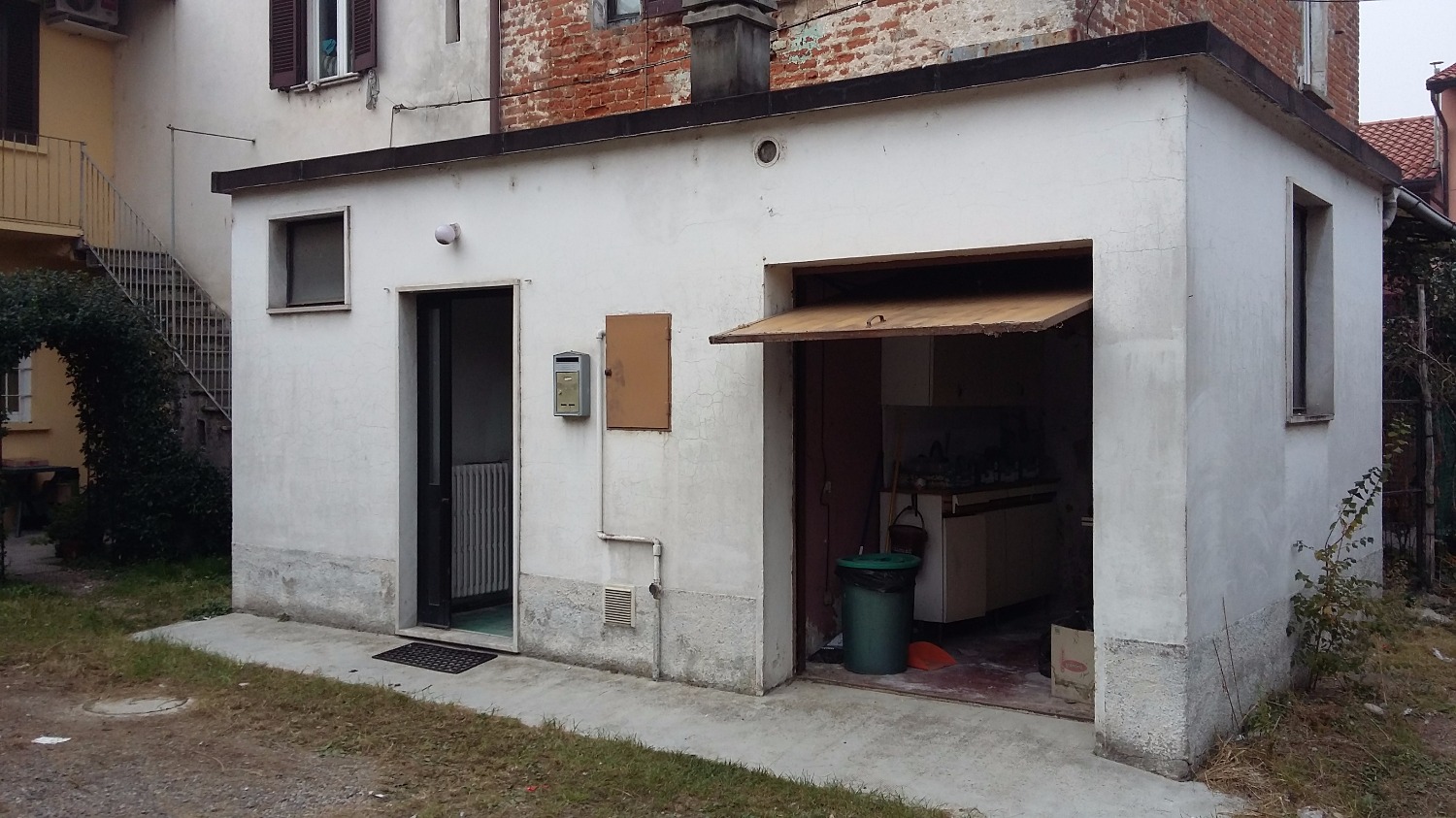 T2163 Magenta Pontevecchio 2 locali in corte € 35.000