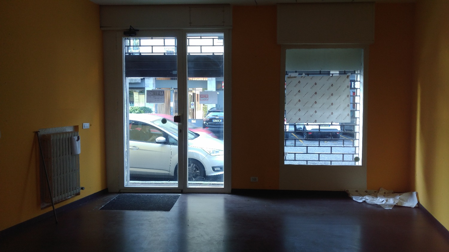 NA212 Magenta Centro:  Negozio con vetrina € 800