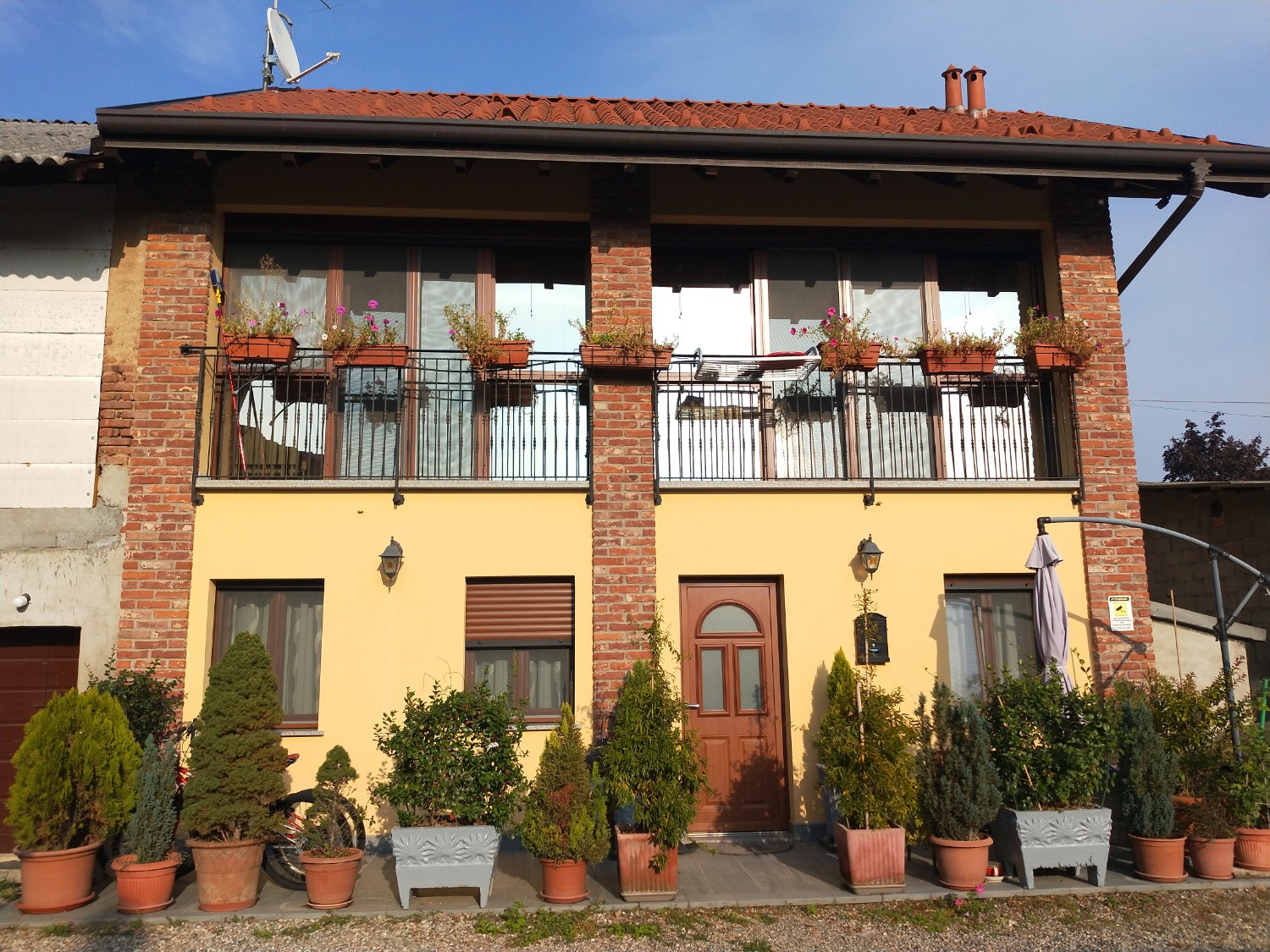 T3301 Bernate Ticino: CASA SEMINDIPENDENTE € 160.000
