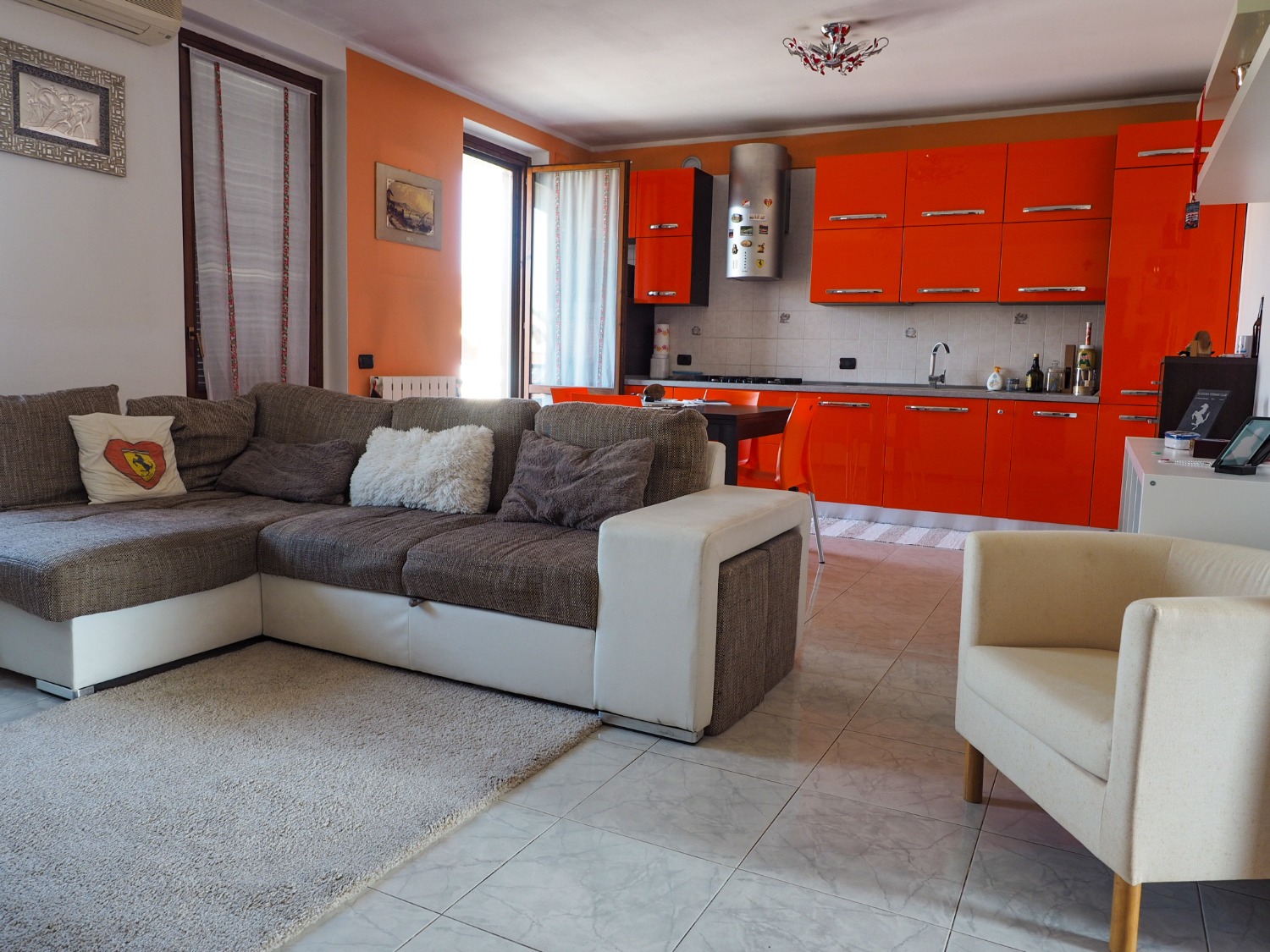 Rif. T3199 ROBECCO S/N: 3 locali con box € 138.000