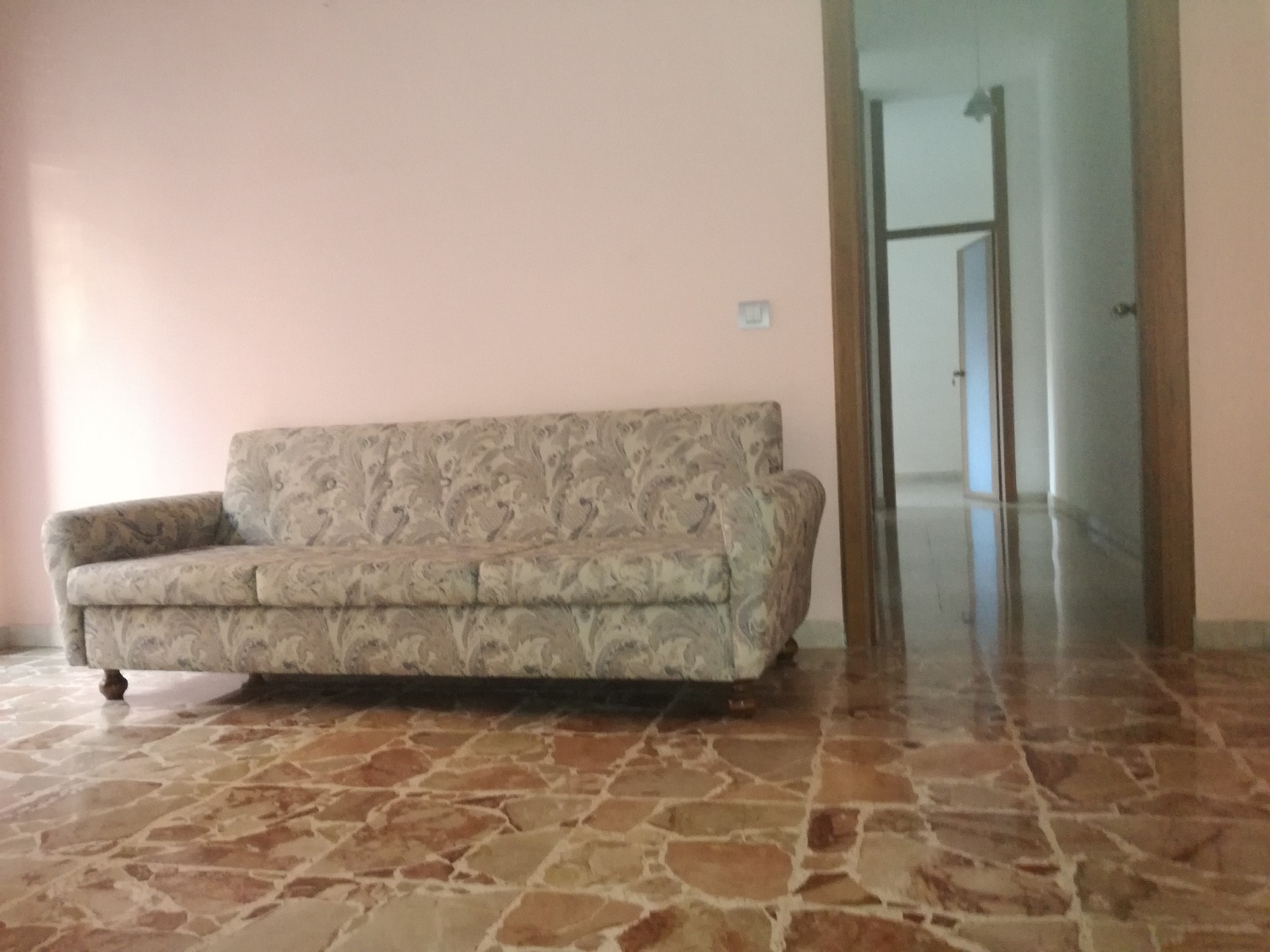 T3271 MAGENTA: 3 locali in zona tranquilla € 99.000