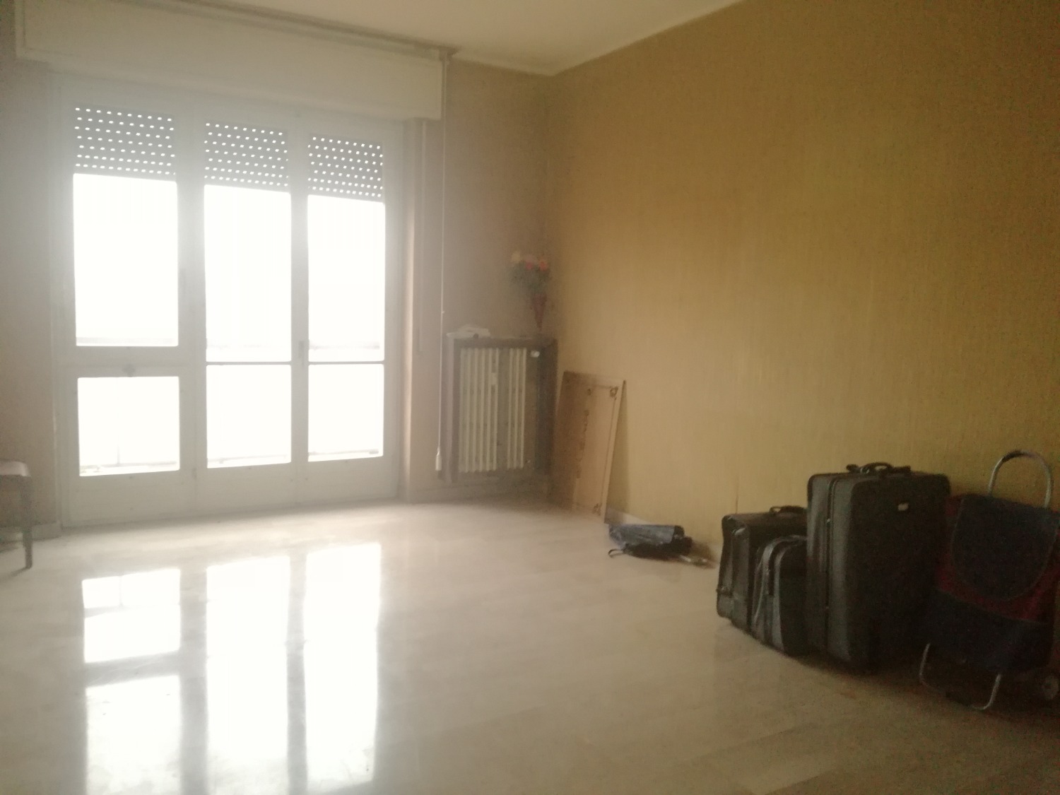 Rif. T3304 MAGENTA: 3 LOCALI CON BOX € 129.000