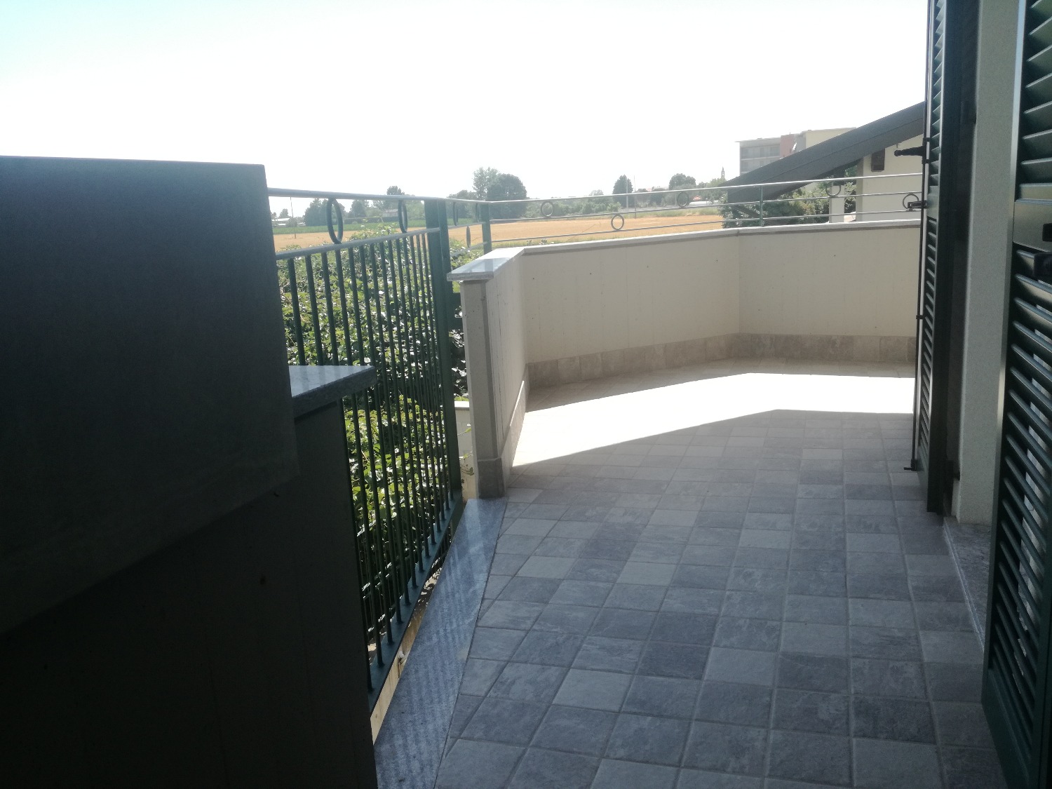 T3290 MAGENTA:Trilocale + doppi servizi nuovo € 182.000