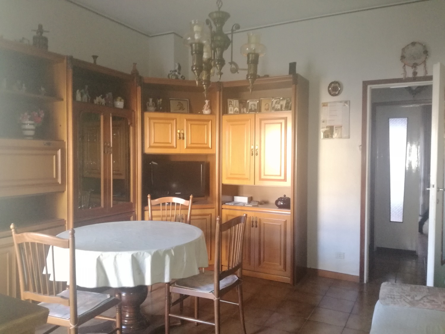 T491 MAGENTA Zona Nord: 3/4 LOCALI € 139.000