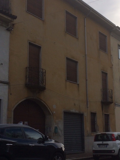 T709 Marcallo: Palazzo da ristrutturare € 205.000