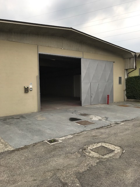 MAGENTA: CAPANNONE COMODO PER SP11  € 1.875