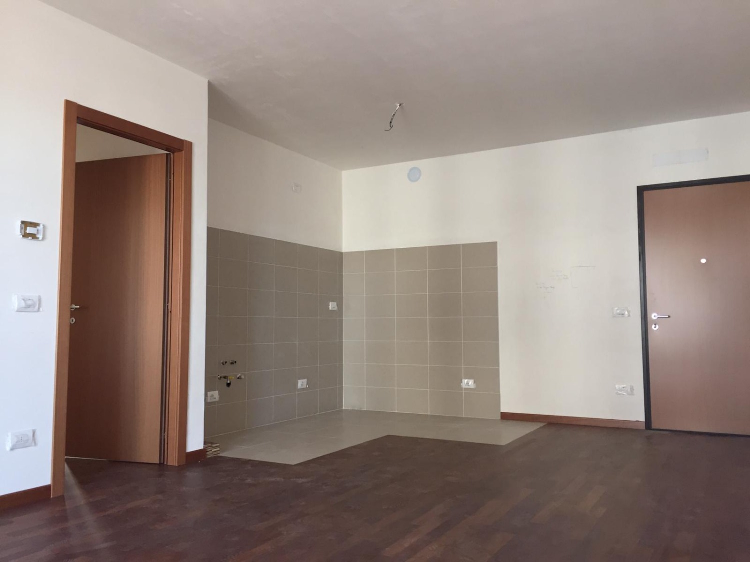 T3294 Magenta: Trilocale nuovo+terrazzo € 168.000