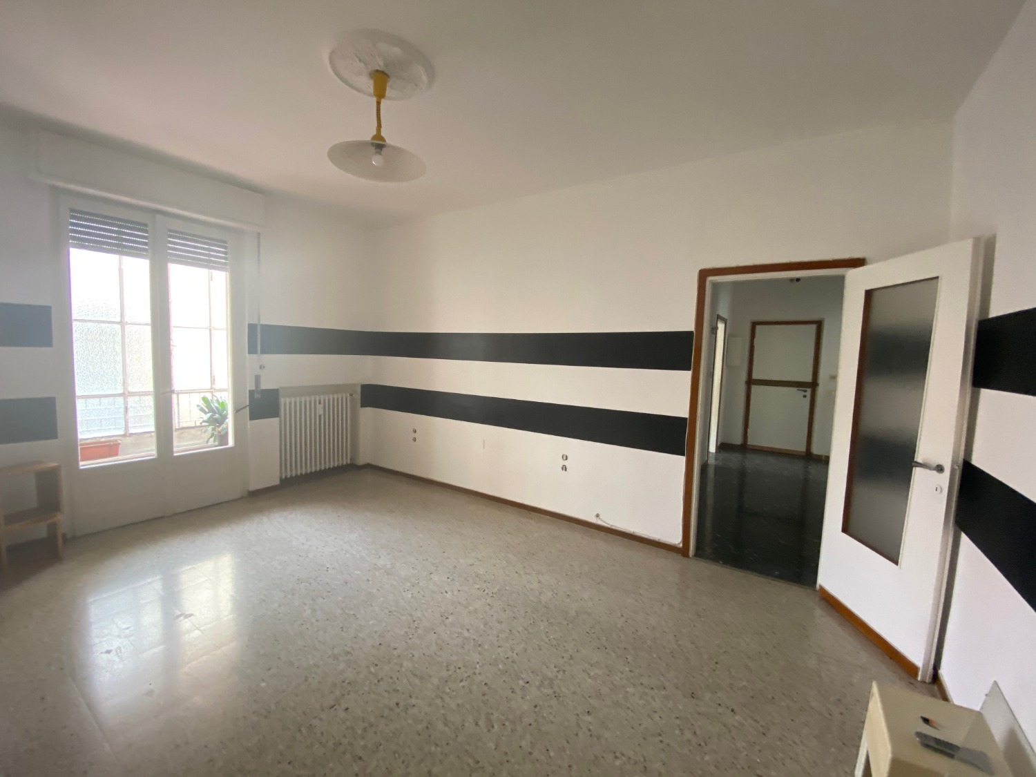 Magenta Centro: 3 LOCALI con Terrazzo e posto auto