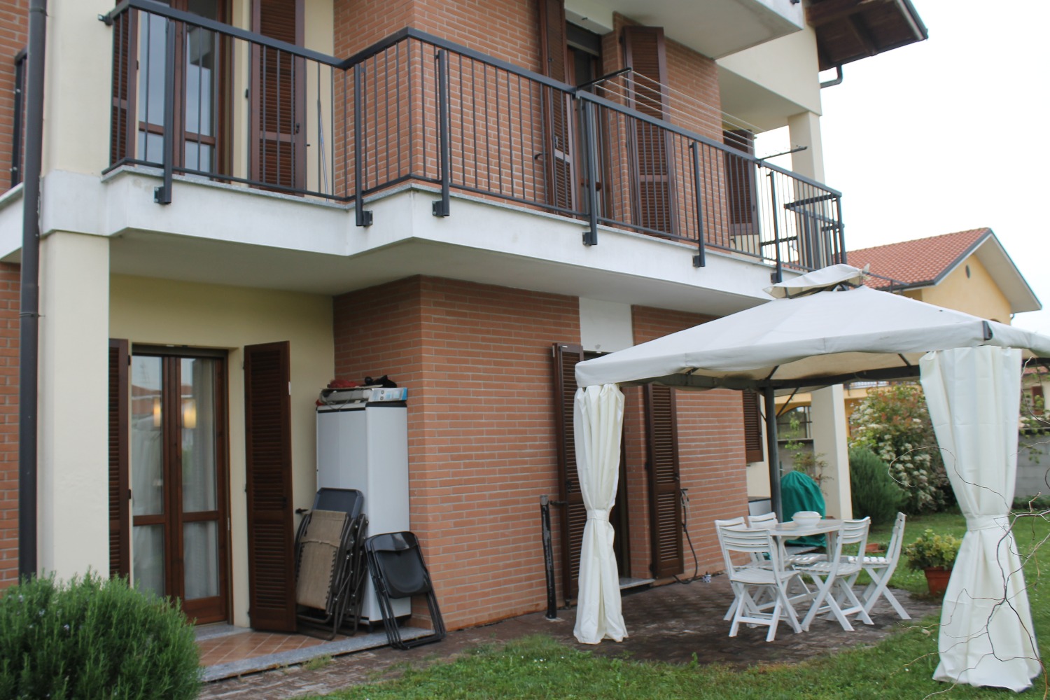 T493 Cuggiono: Casa+Giardino+box doppio € 239.000