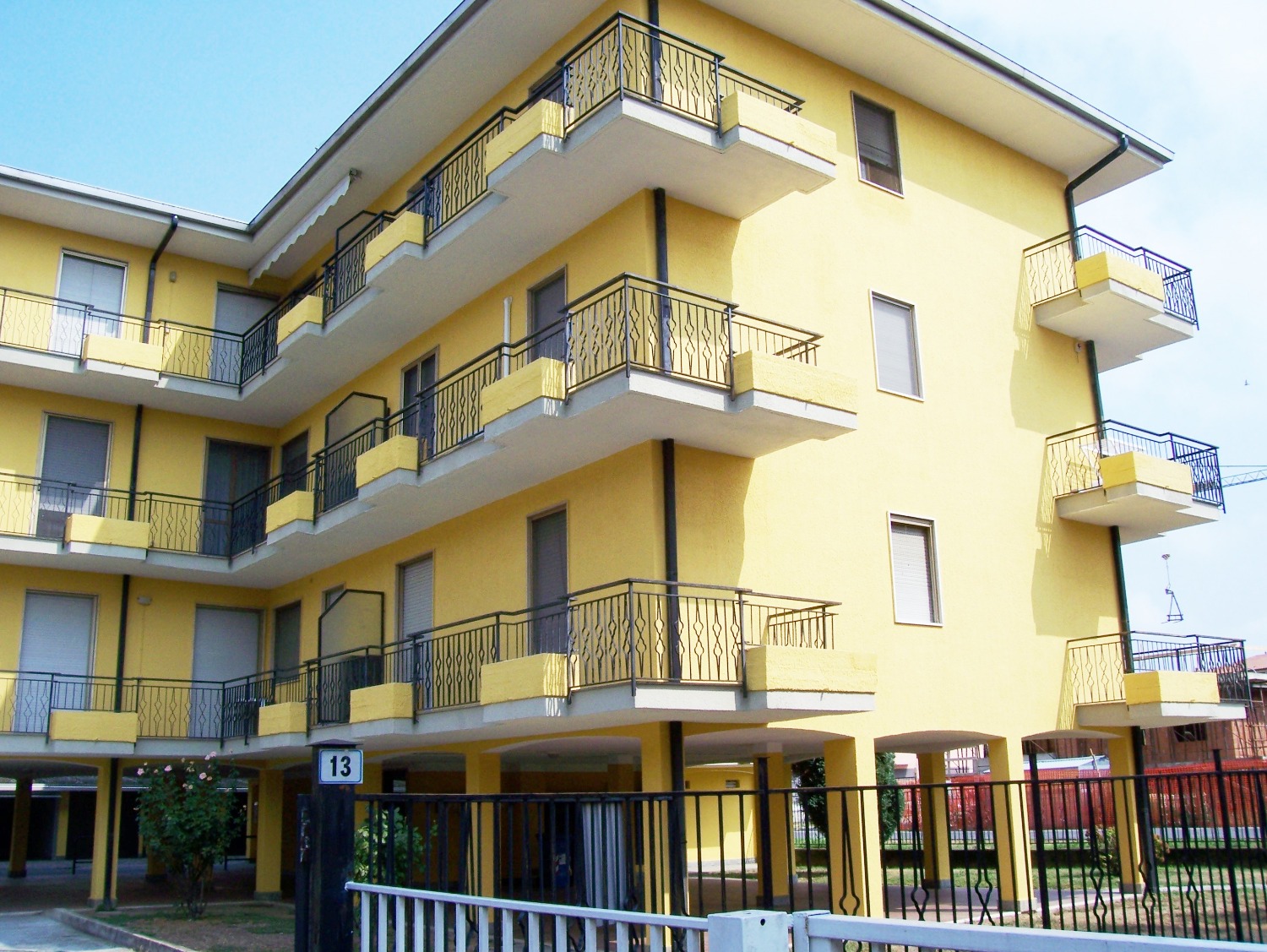 Rif. T494 Trecate: 3/4 locali € 62.000 + poss.tà box