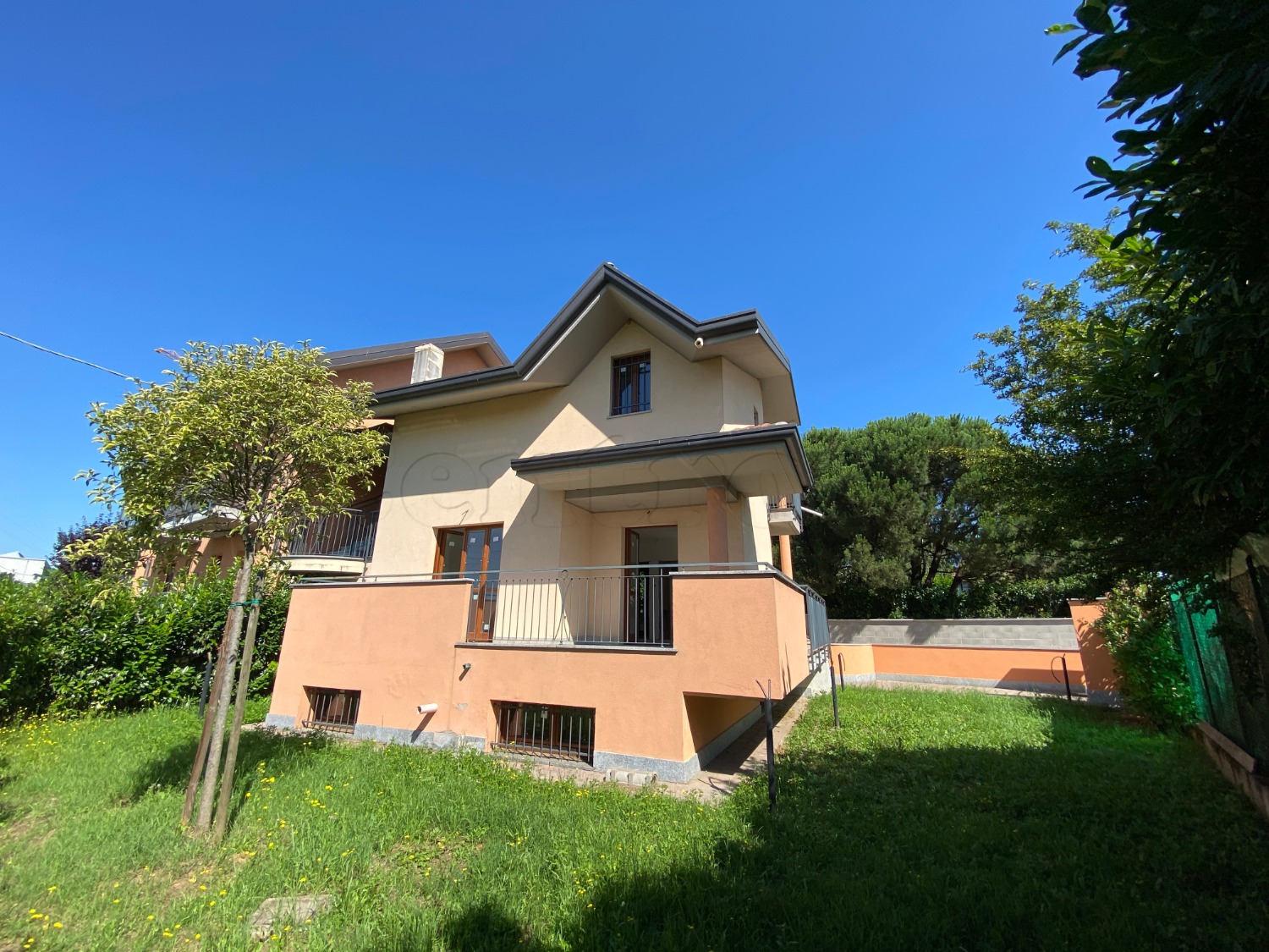 MAGENTA: Nuova Villa Singola con Giardino € 330.000