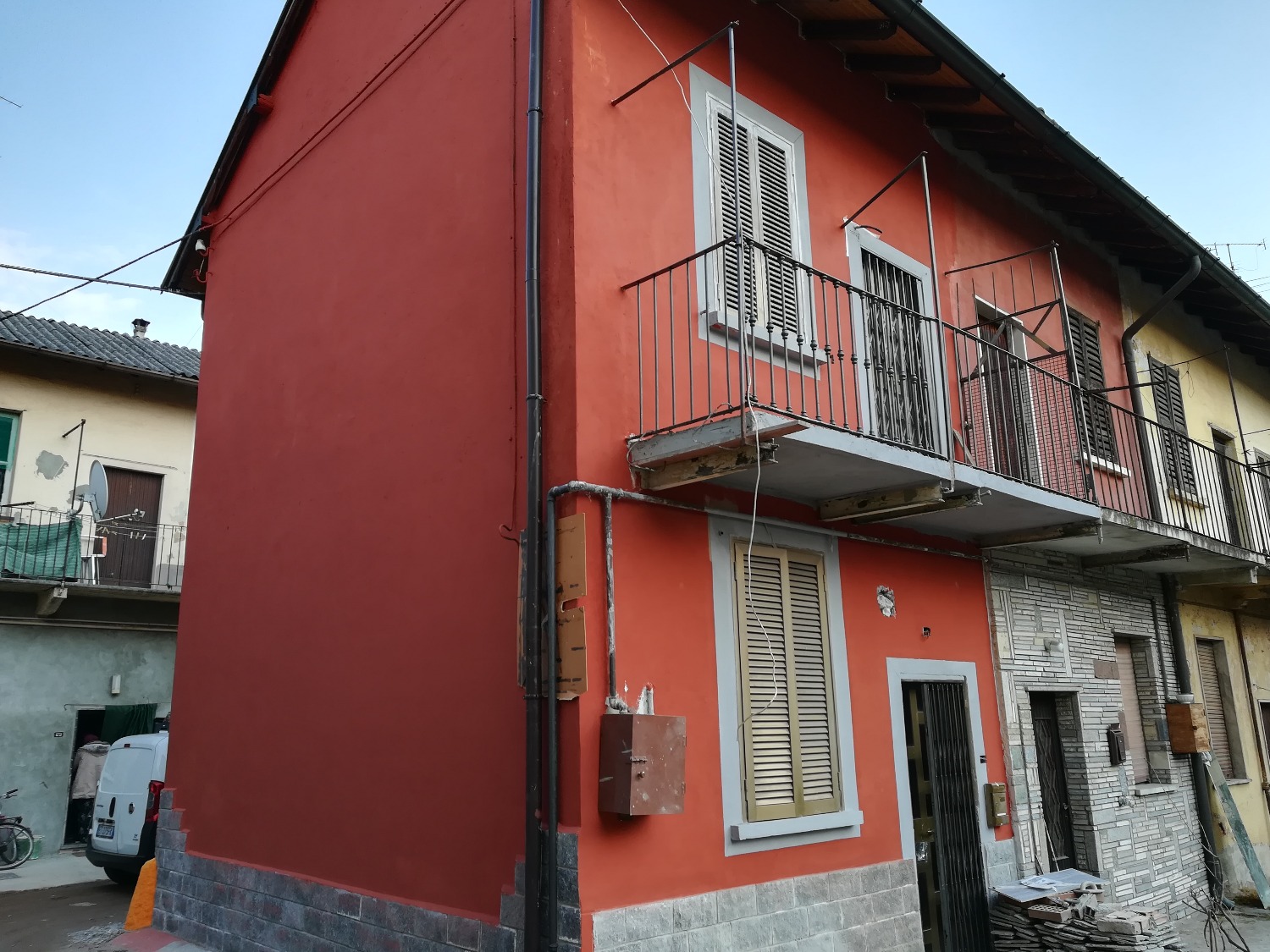 T2172 MAGENTA Ad.ze Stazione Casa di Corte € 49.000