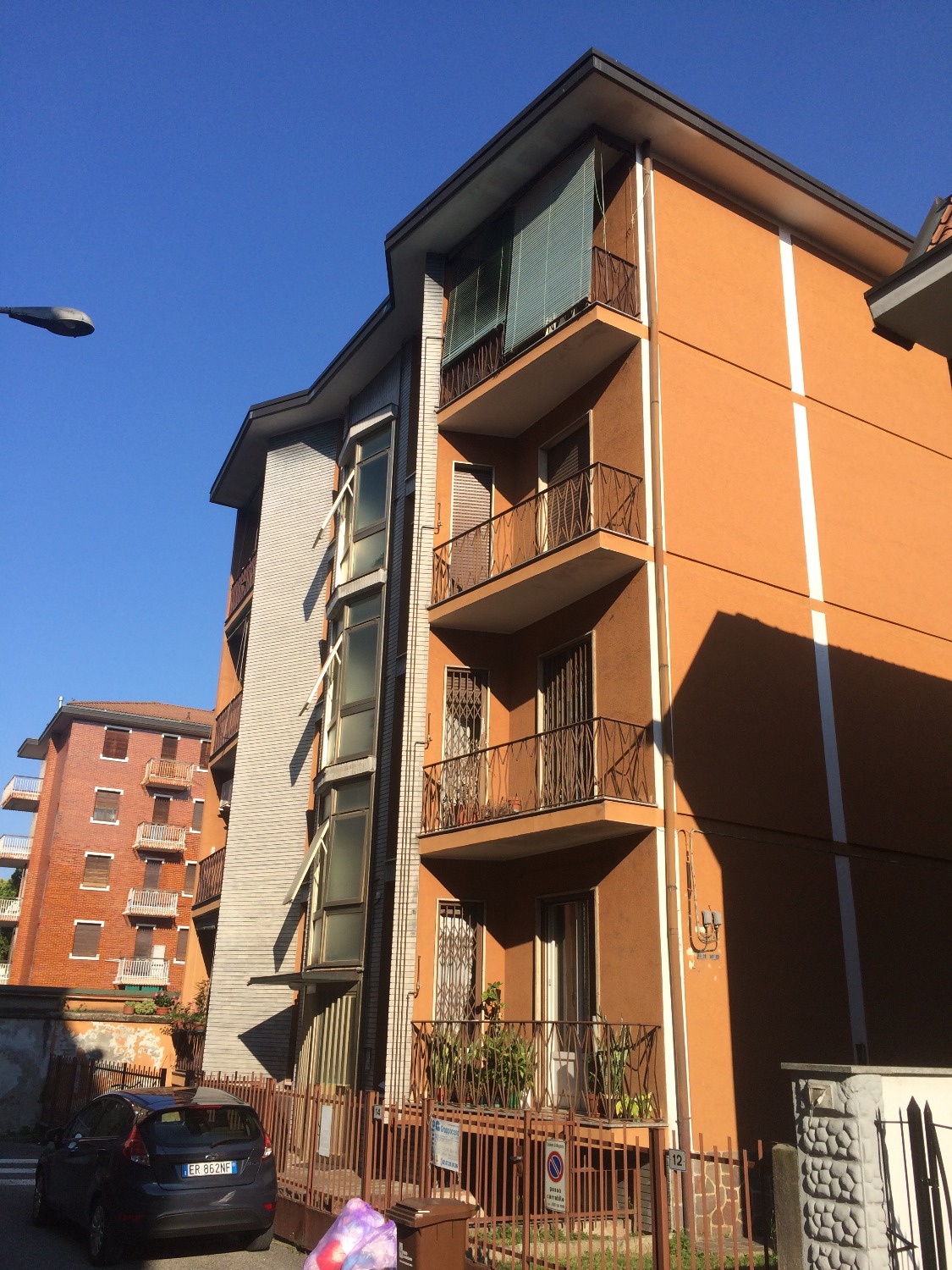 T3291 Magenta Centro: 3 locali con cantina € 69.000