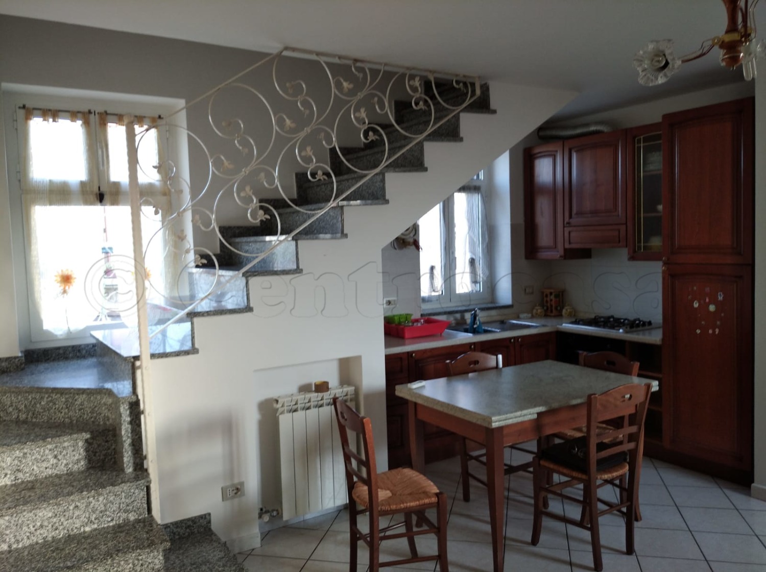 BERNATE T.NO: in Corte Trilocale Ristrutturato €135.000