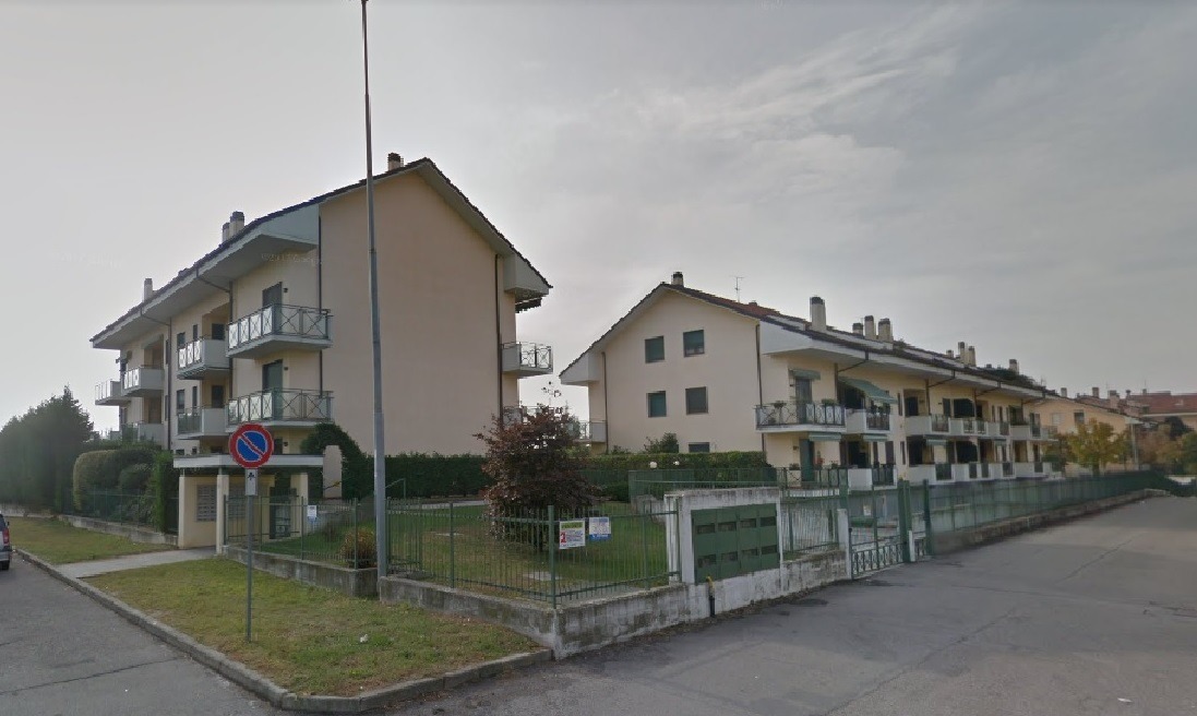 T116 MAGENTA Zona U2/COLOSSEO: BOX DOPPIO € 29.000