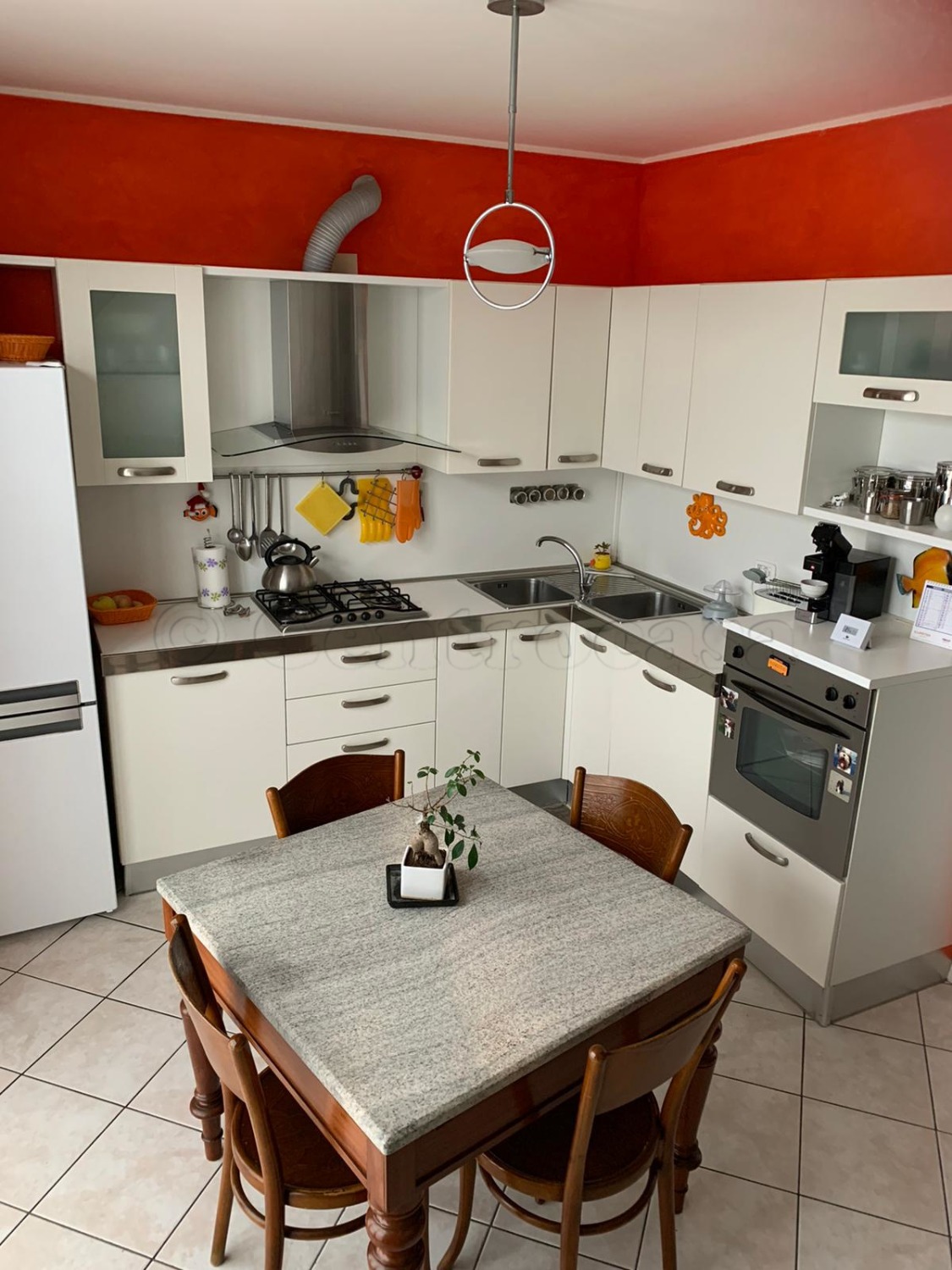 CORBETTA: 3 locali su due livelli € 168.000