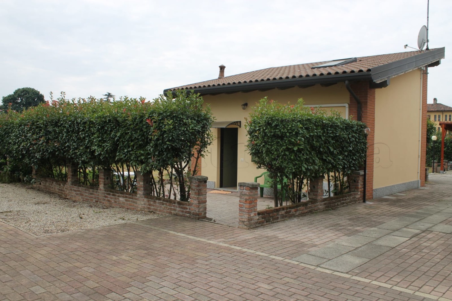 MAGENTA: CASETTA CON AMPIO GIARDINO € 120.000