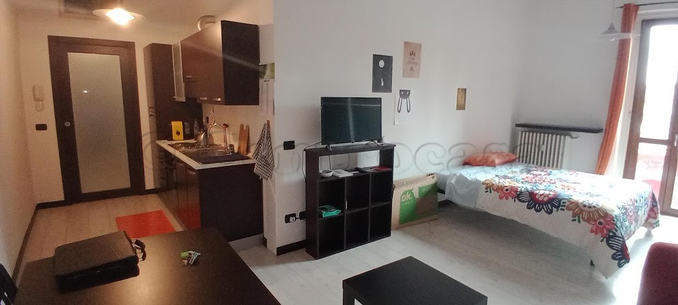 MAGENTA CENTRO: MONOLOCALE ARREDATO € 530 RISC INCLUSO