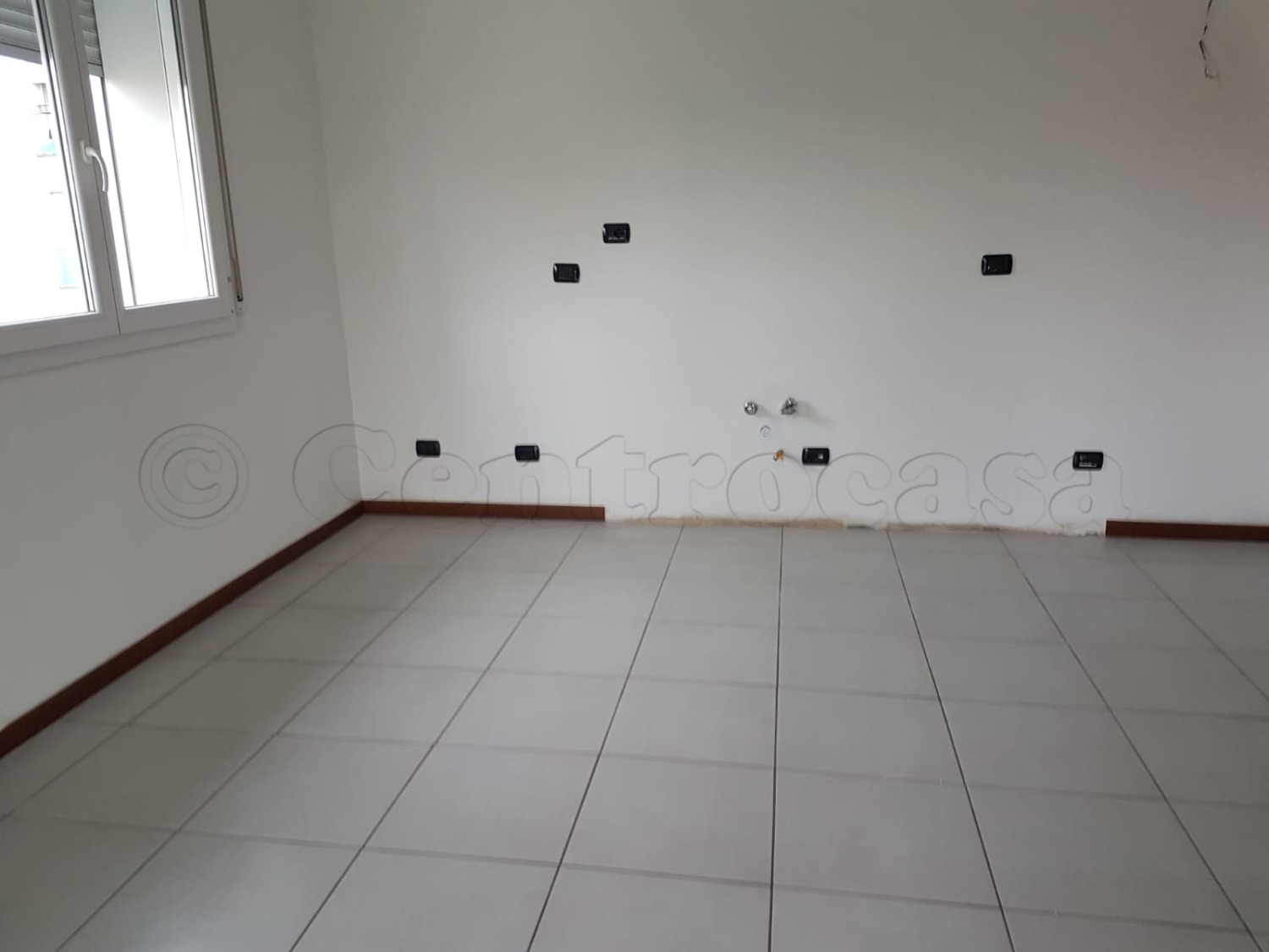 CORBETTA: BILOCALE CON TERRAZZINO IN CLASSE A € 550