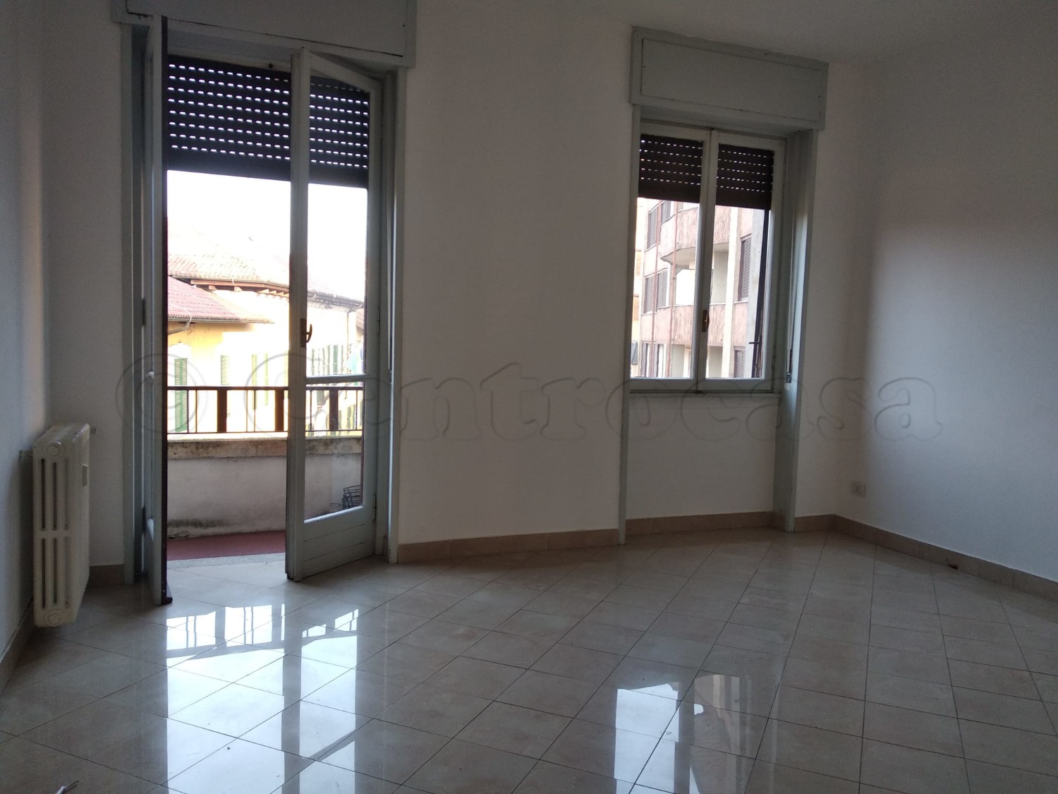 MAGENTA: 3 LOCALI IN CENTRO € 500