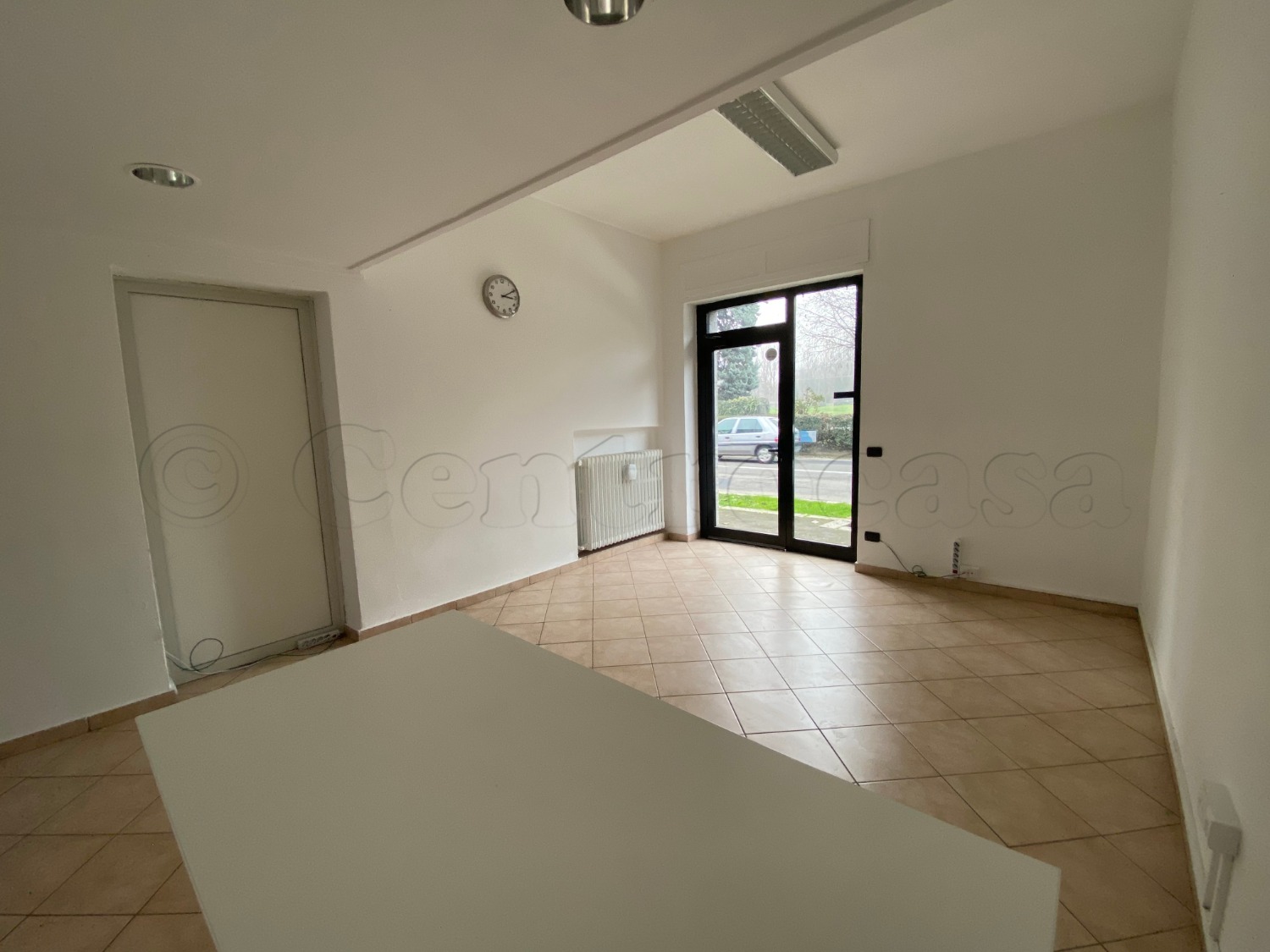 MAGENTA: Negozio/Ufficio Fronte Villa Naj Oleari € 460