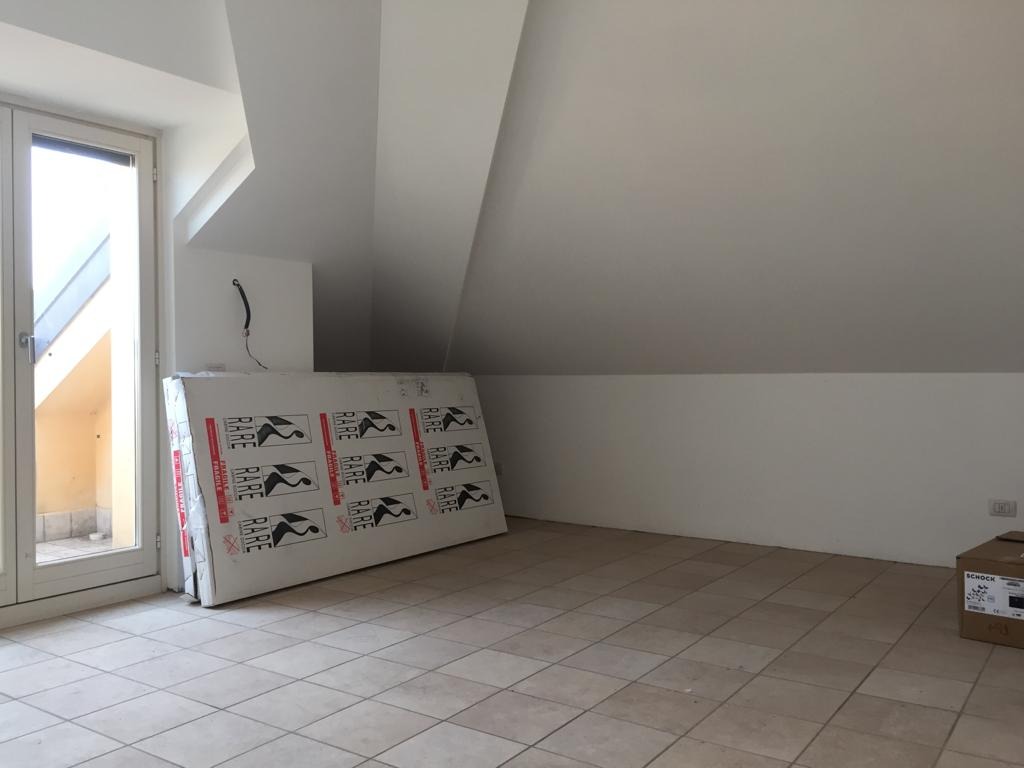 T2181 S.Stefano: 2 locali mansardato nuovo € 111.000