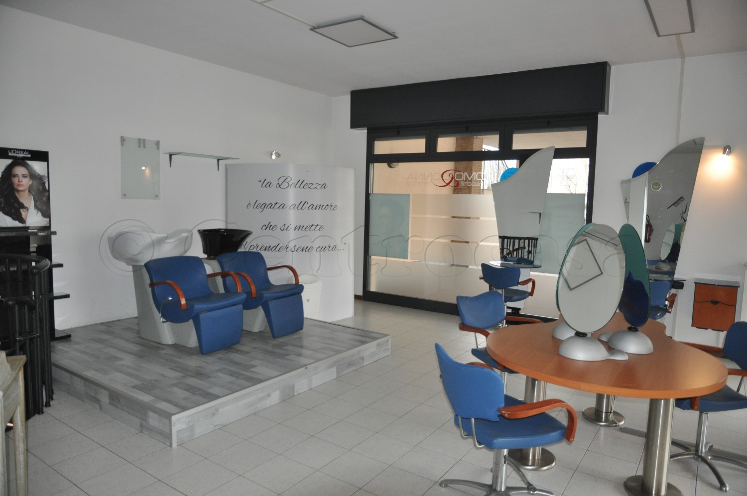 MAGENTA: NEGOZIO CON 3 VETRINE E MAGAZZINO € 450