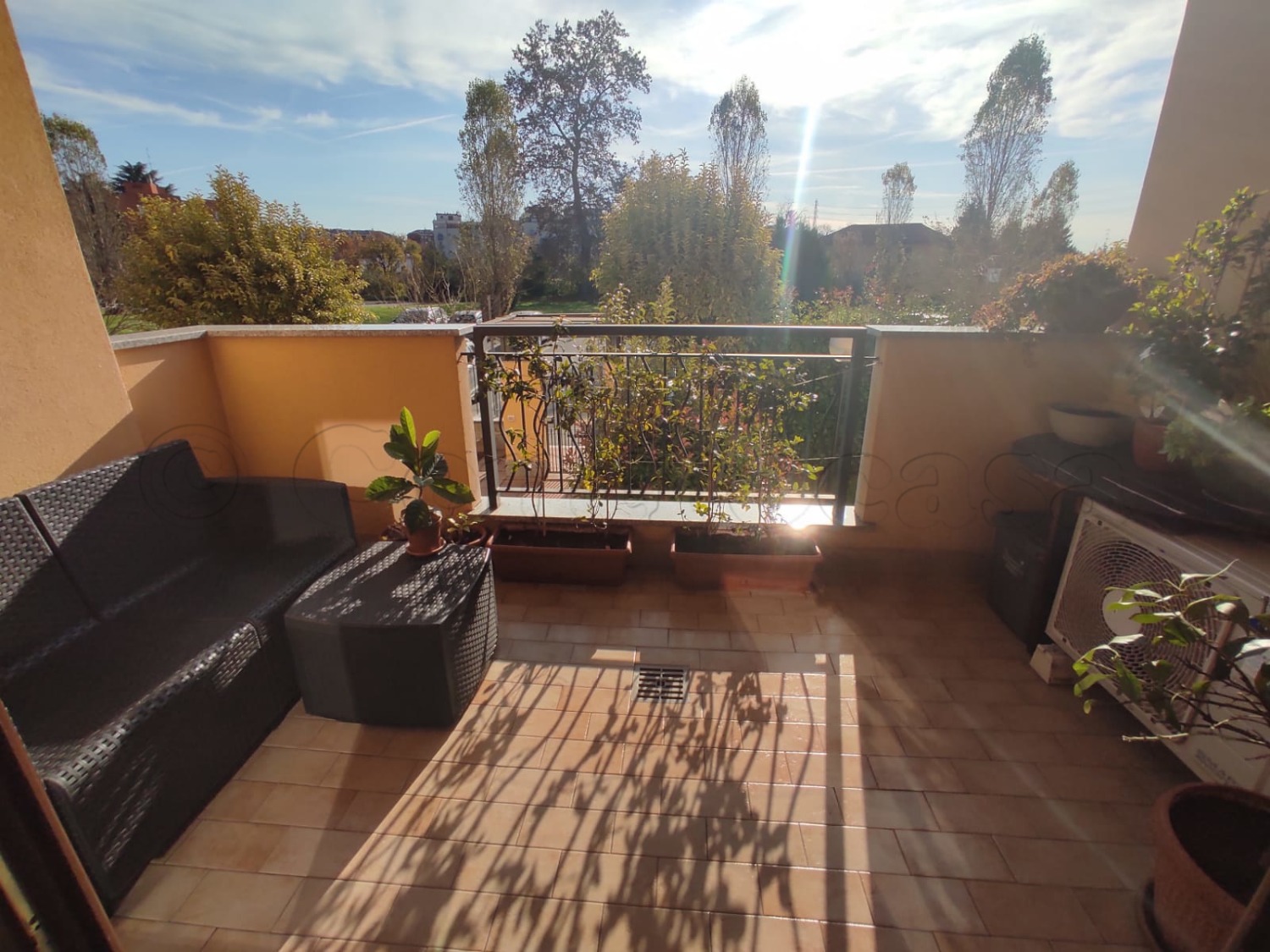 CORBETTA: BILOCALE ARREDATO CON TERRAZZO € 139.000