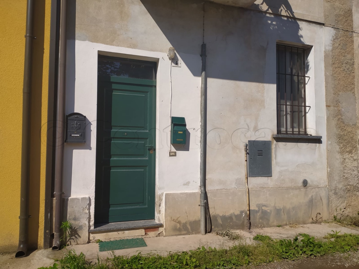 ROBECCO: IN CORTE BILOCALE ARREDATO € 350