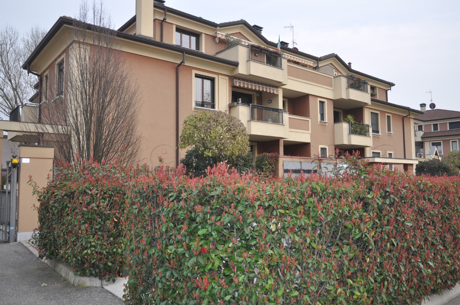 CORBETTA: BILOCALE ARREDATO CON TERRAZZO € 550