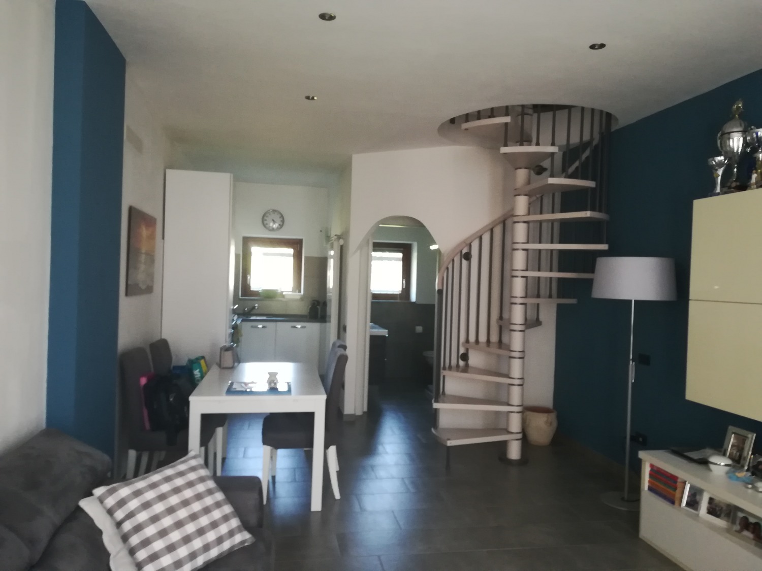 A3191 Robecco: 3 locali arredato in corte € 500