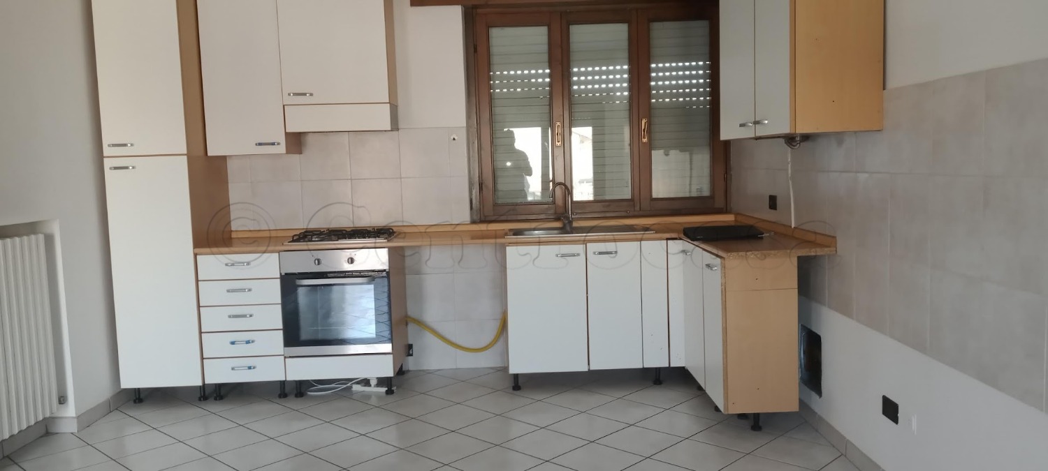 CORBETTA - CENTRO: BILOCALE IN CORTE € 75.000