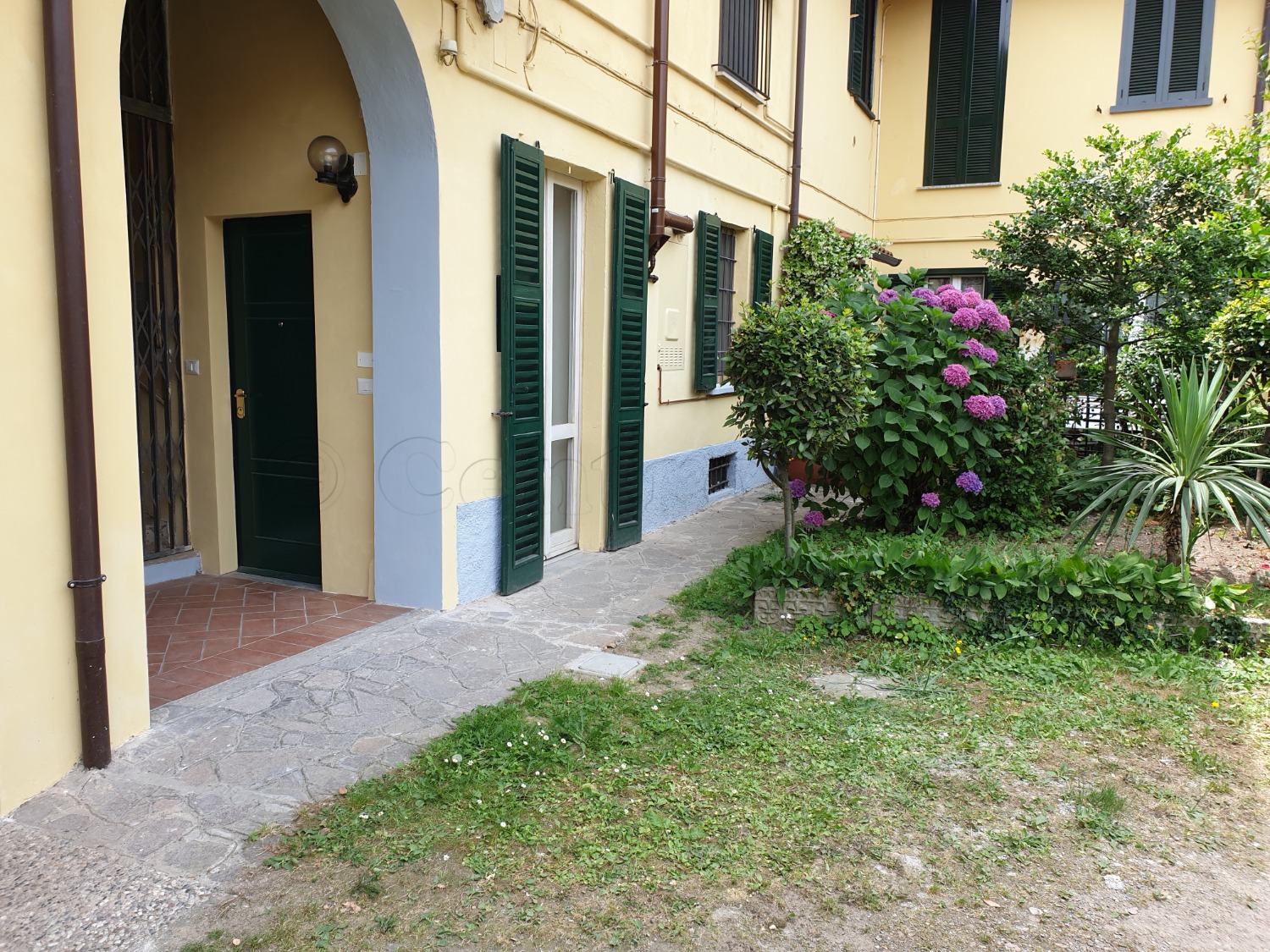 MAGENTA CENTRO: IN CORTE MONOLOCALE ARREDATO € 450