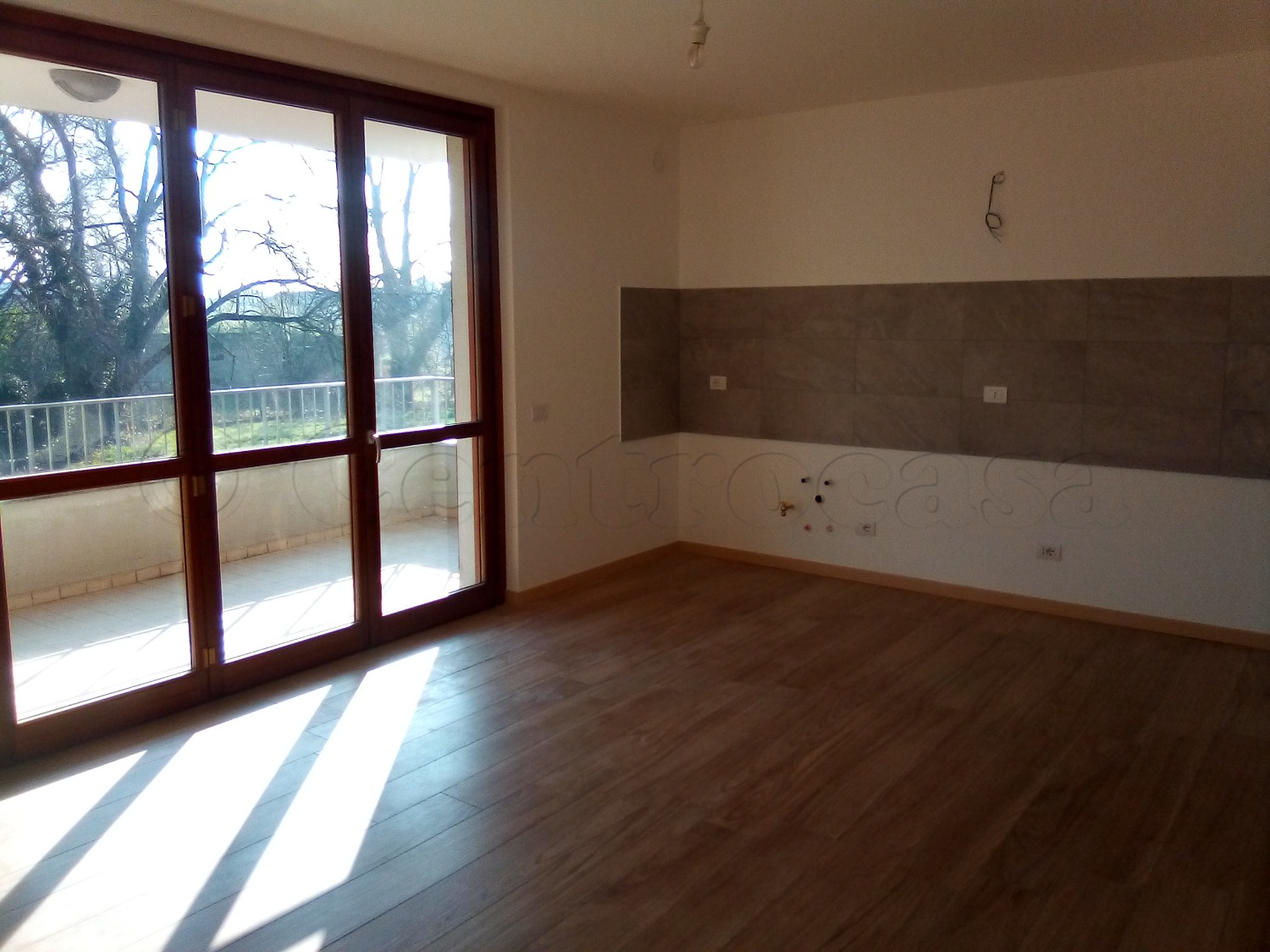 MAGENTA: RECENTE BILOCALE CON TERRAZZO E BOX € 600