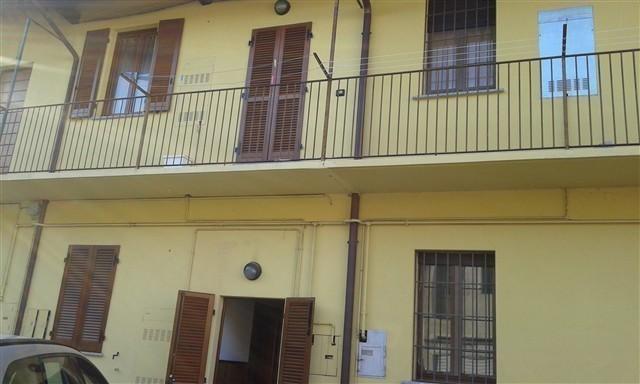 A032 MAGENTA CENTRO: MONOLOCALE ARREDATO € 370