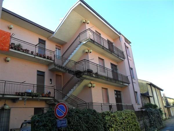Rif. A262  ROBECCO  In corte 2 locali € 450