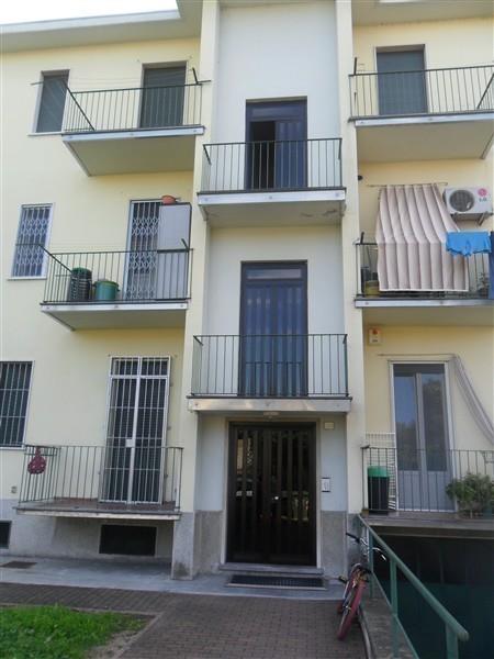 A3104 MAGENTA 3 locali  € 400